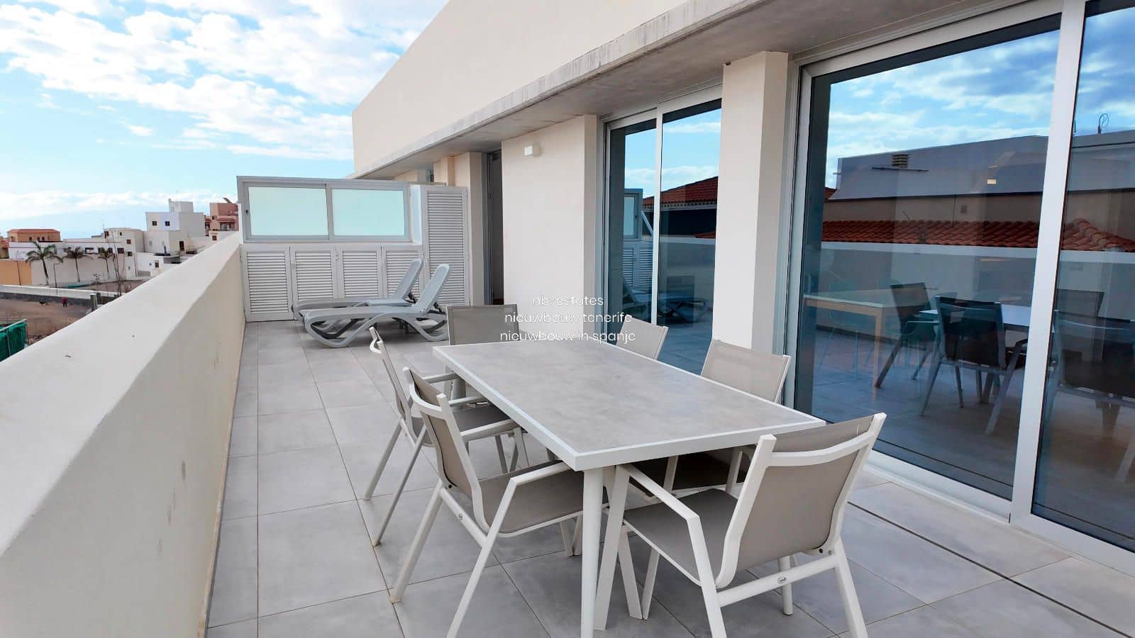 2 soveværelse Penthouse til salg i Adeje med swimmingpool - € 425.000 (Ref: 8686972)