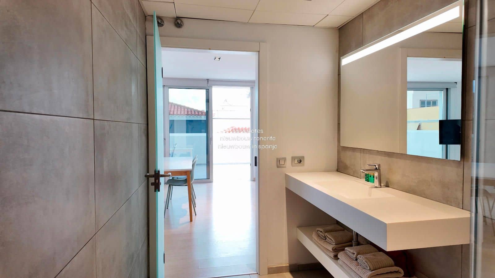 2 soveværelse Penthouse til salg i Adeje med swimmingpool - € 425.000 (Ref: 8686972)