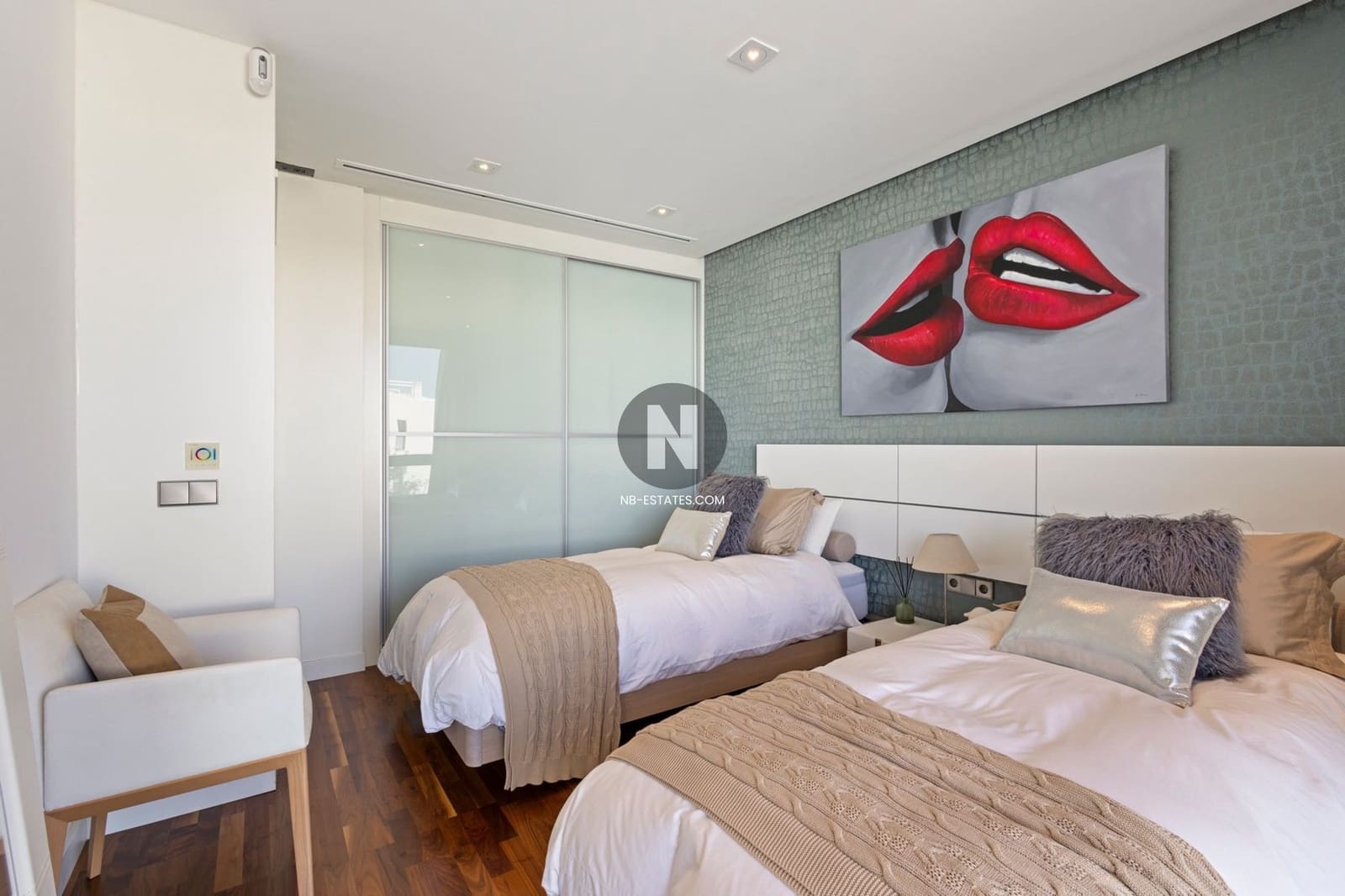 4 bedroom Penthouse for sale in Palm-Mar with pool garage - € 745,000 (Ref: 8698737)