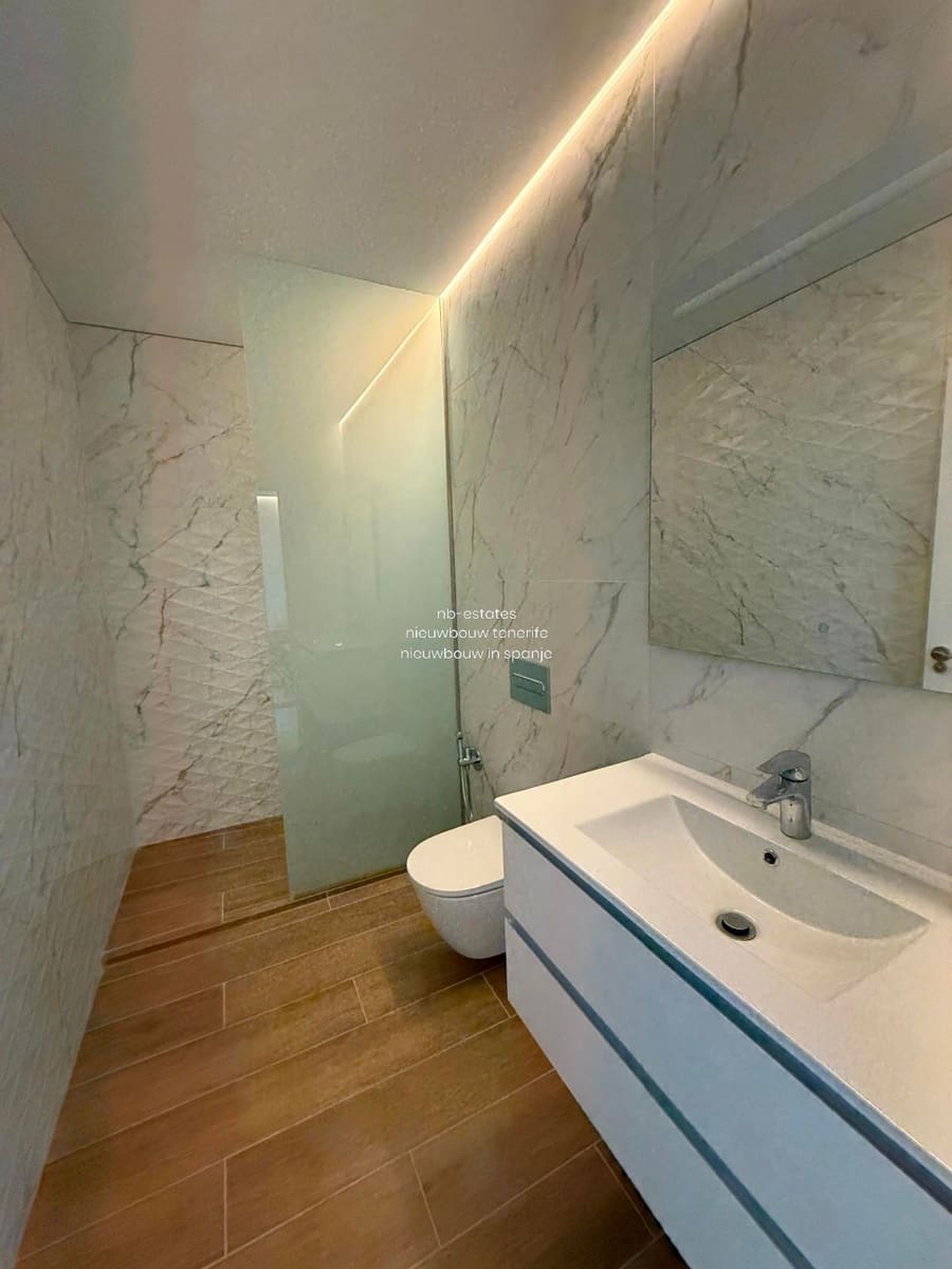 4 soverom Villa til salgs i Costa Adeje med svømmebasseng garasje - € 1 890 000 (Ref: 8728252)