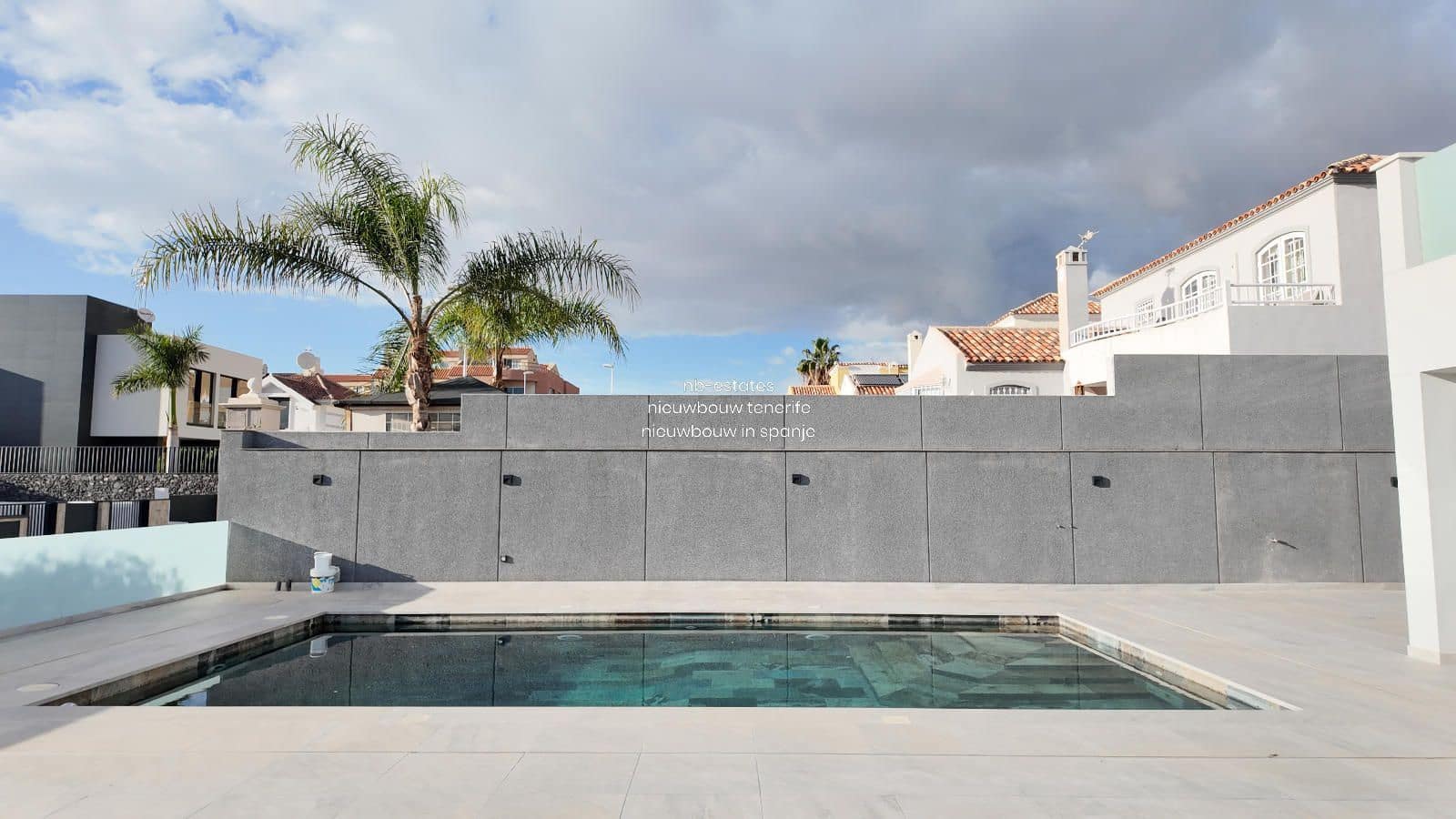 4 soverom Villa til salgs i Costa Adeje med svømmebasseng garasje - € 1 890 000 (Ref: 8728252)