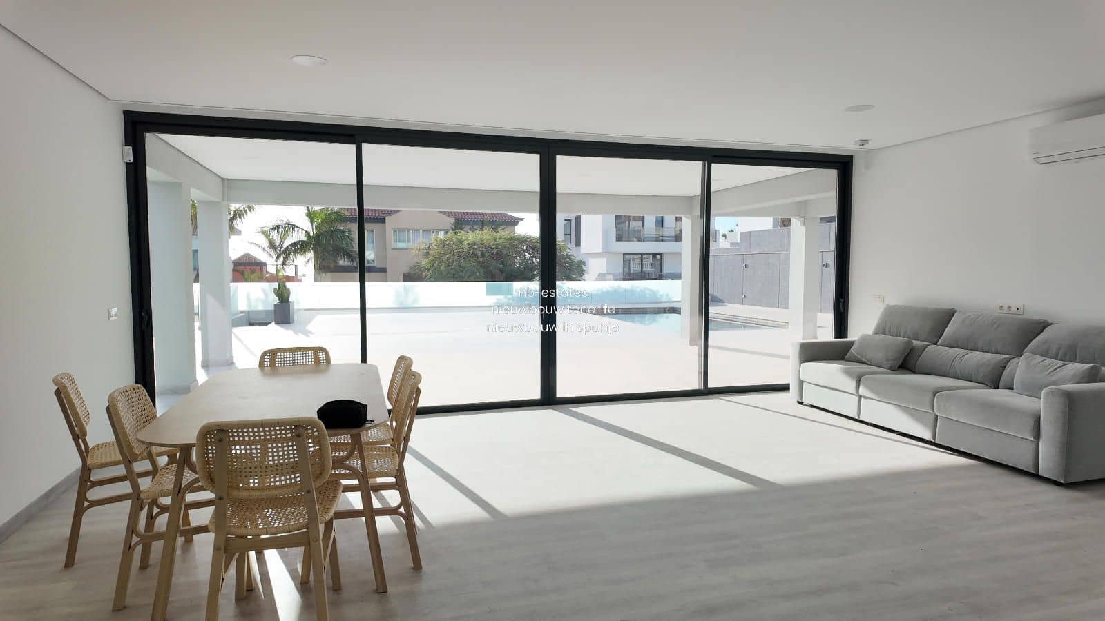 4 soverom Villa til salgs i Costa Adeje med svømmebasseng garasje - € 1 890 000 (Ref: 8728252)