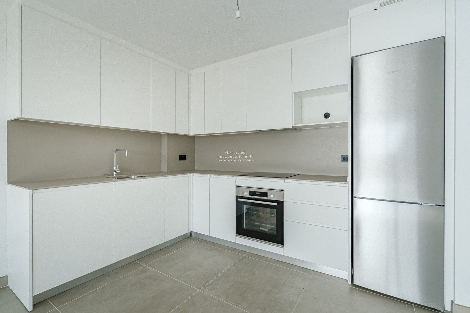 Piso de 3 habitaciones en La Tejita en venta con piscina garaje - 660.000 € (Ref: 8736137)