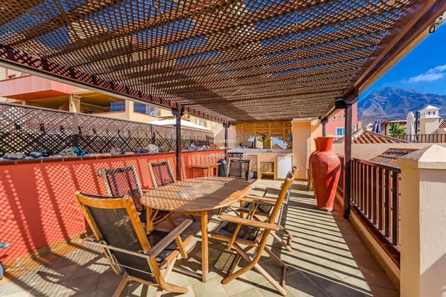 2 sovrum Takvåning till salu i Playa del Duque, Adeje med pool garage - 840 000 € (Ref: 8774769)