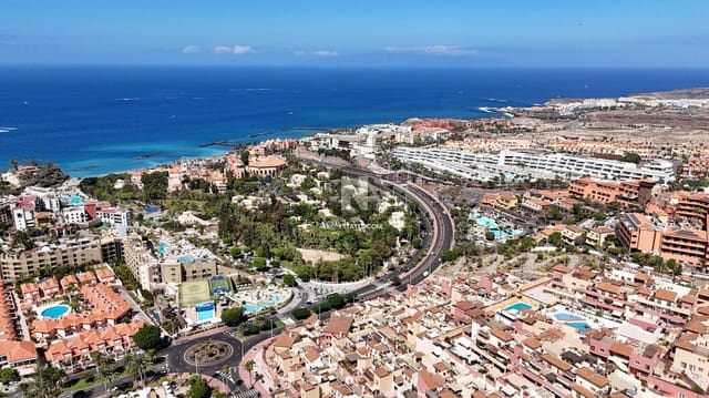 2 quarto Penthouse para venda em Playa del Duque, Adeje com piscina garagem - 840 000 € (Ref: 8774769)