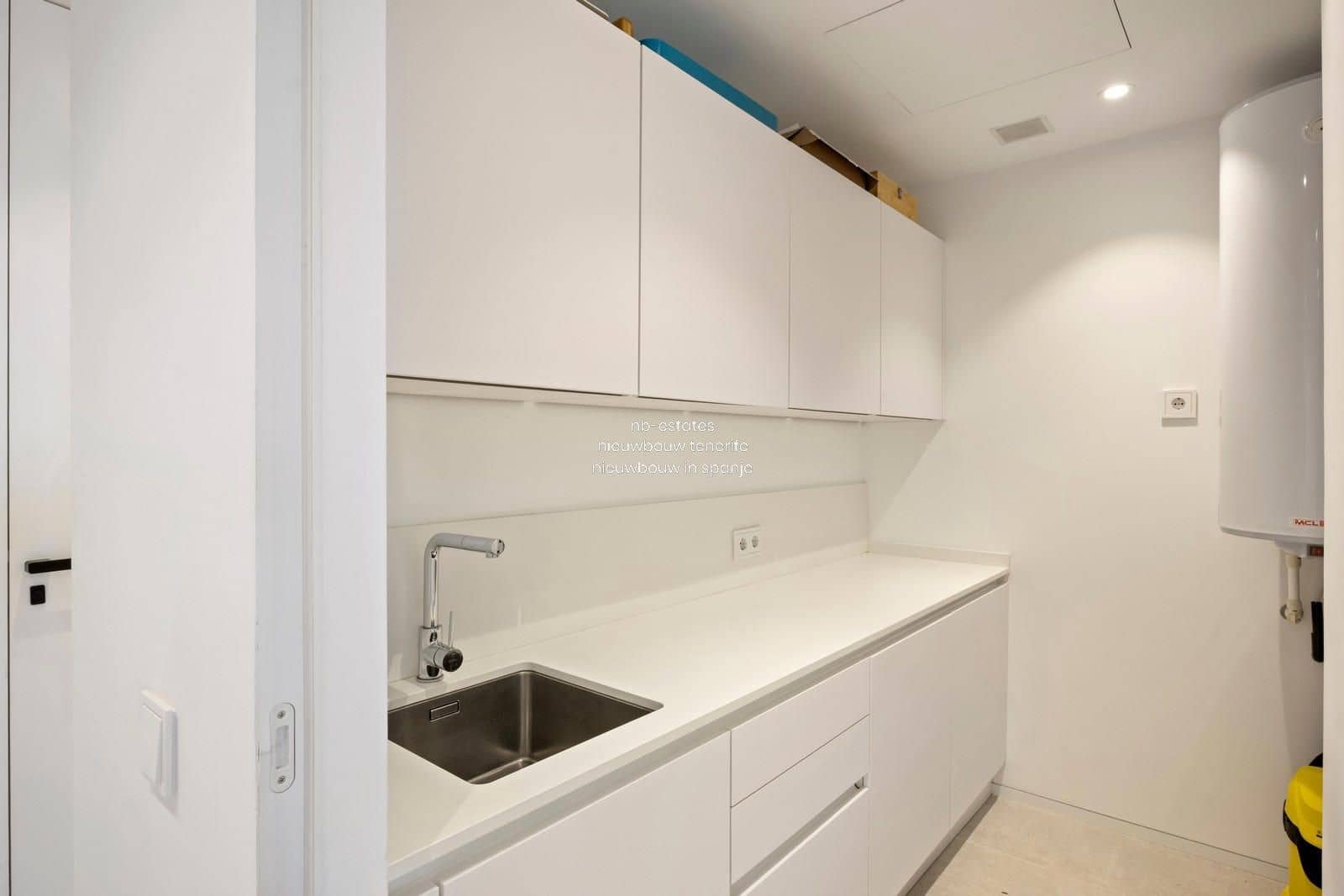 2 bedroom Flat for sale in Palm-Mar with pool garage - € 1,195,000 (Ref: 8875907)