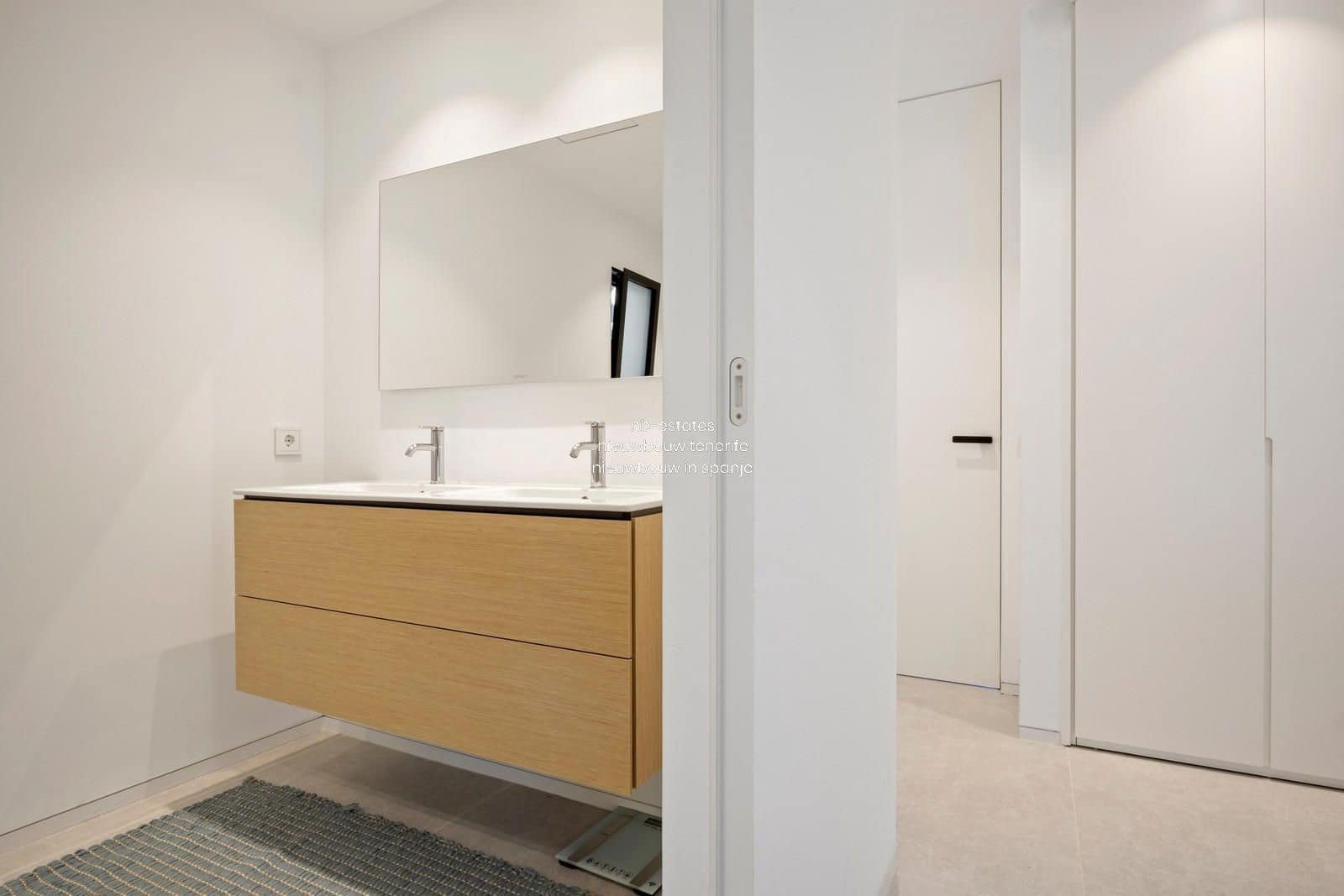 2 bedroom Flat for sale in Palm-Mar with pool garage - € 1,195,000 (Ref: 8875907)