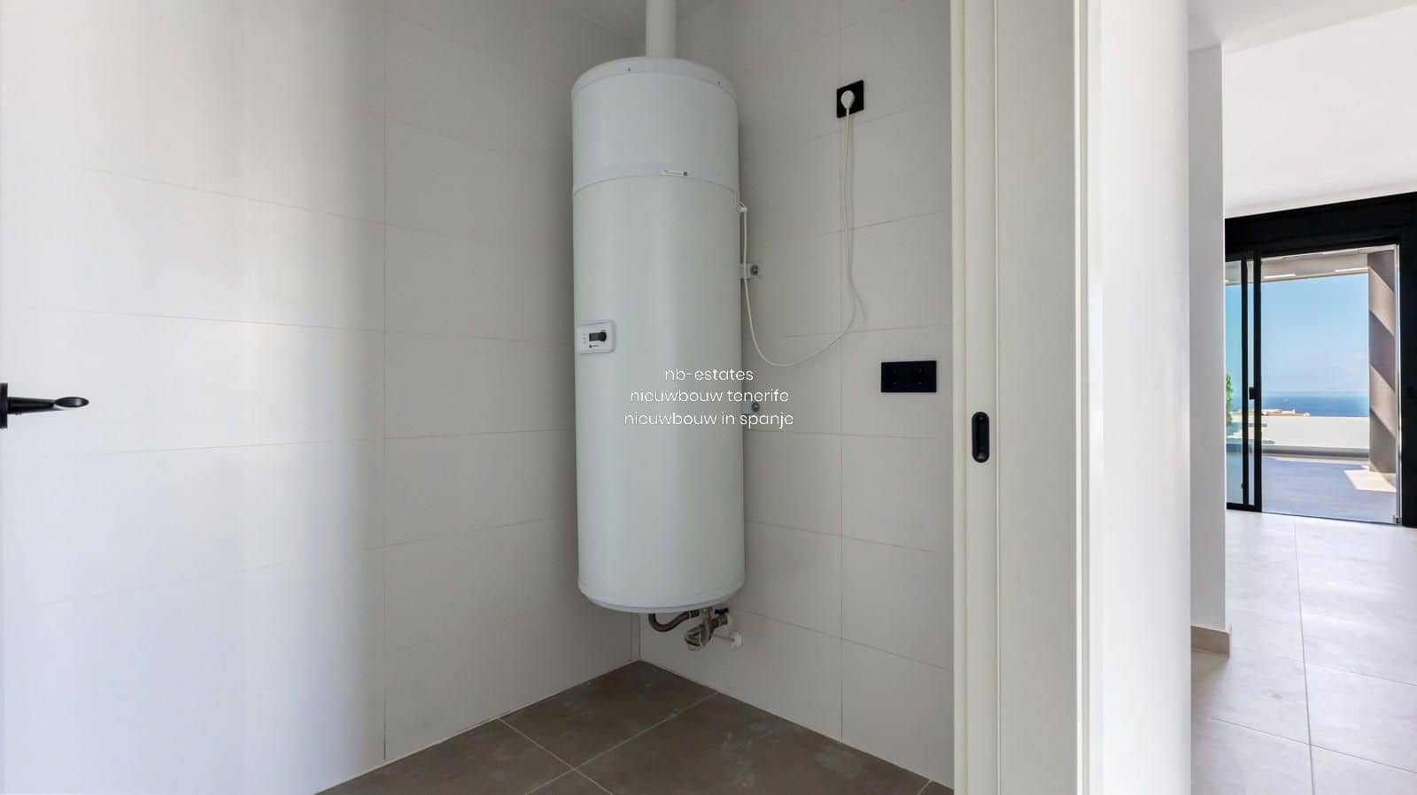 3 bedroom Penthouse for sale in Costa Adeje with pool garage - € 1,295,000 (Ref: 8902734)