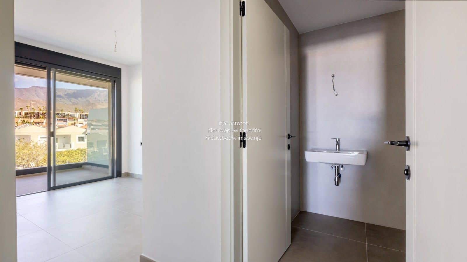 3 bedroom Penthouse for sale in Costa Adeje with pool garage - € 1,295,000 (Ref: 8902734)