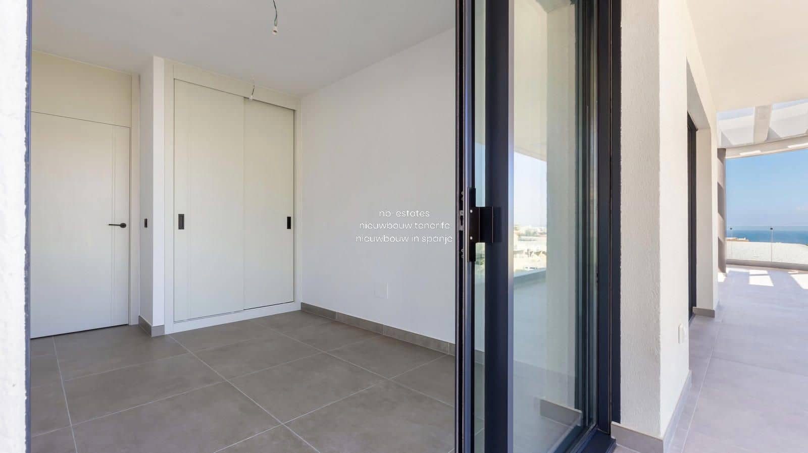 3 bedroom Penthouse for sale in Costa Adeje with pool garage - € 1,295,000 (Ref: 8902734)