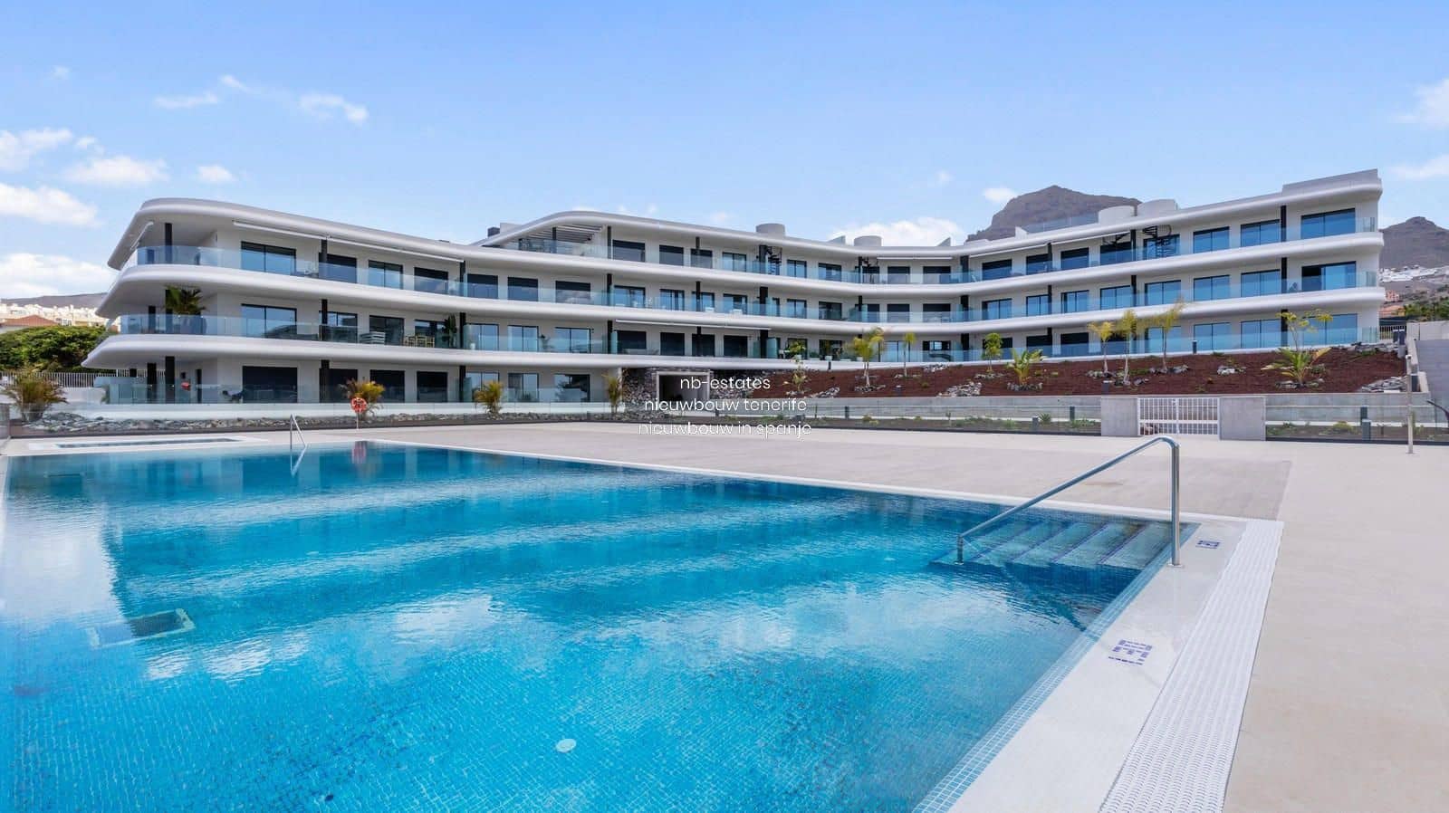 3 bedroom Penthouse for sale in Costa Adeje with pool garage - € 1,295,000 (Ref: 8902734)