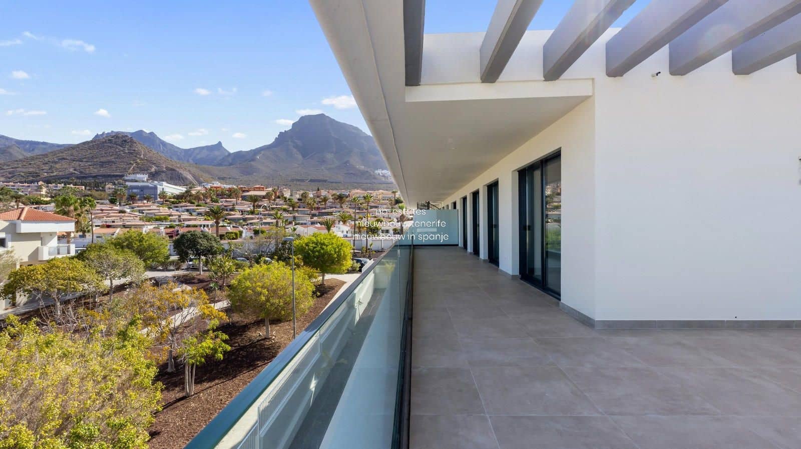 3 bedroom Penthouse for sale in Costa Adeje with pool garage - € 1,295,000 (Ref: 8902734)