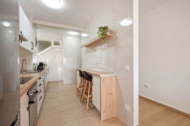 2 chambre Appartement à vendre à Torviscas Centro y Alto, Adeje avec piscine - 450 000 € (Ref: 8980458)