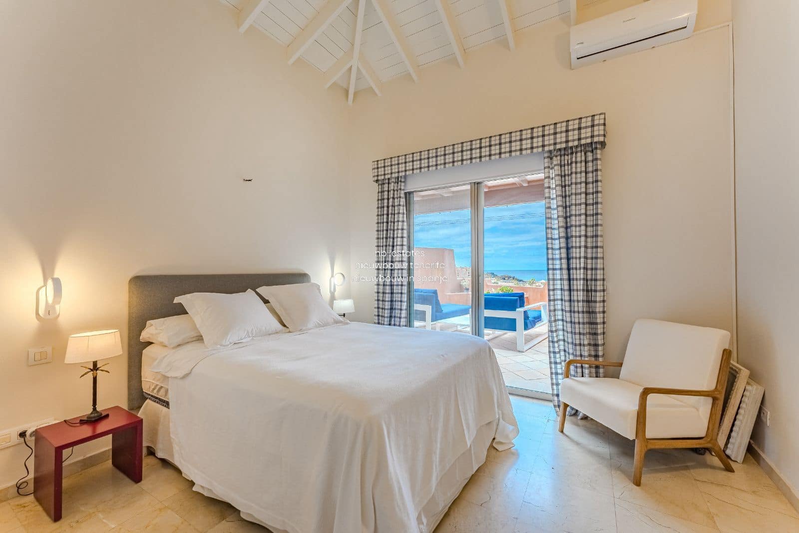 2 soverom Penthouse til salgs i Palm-Mar med svømmebasseng garasje - € 695 000 (Ref: 9064464)