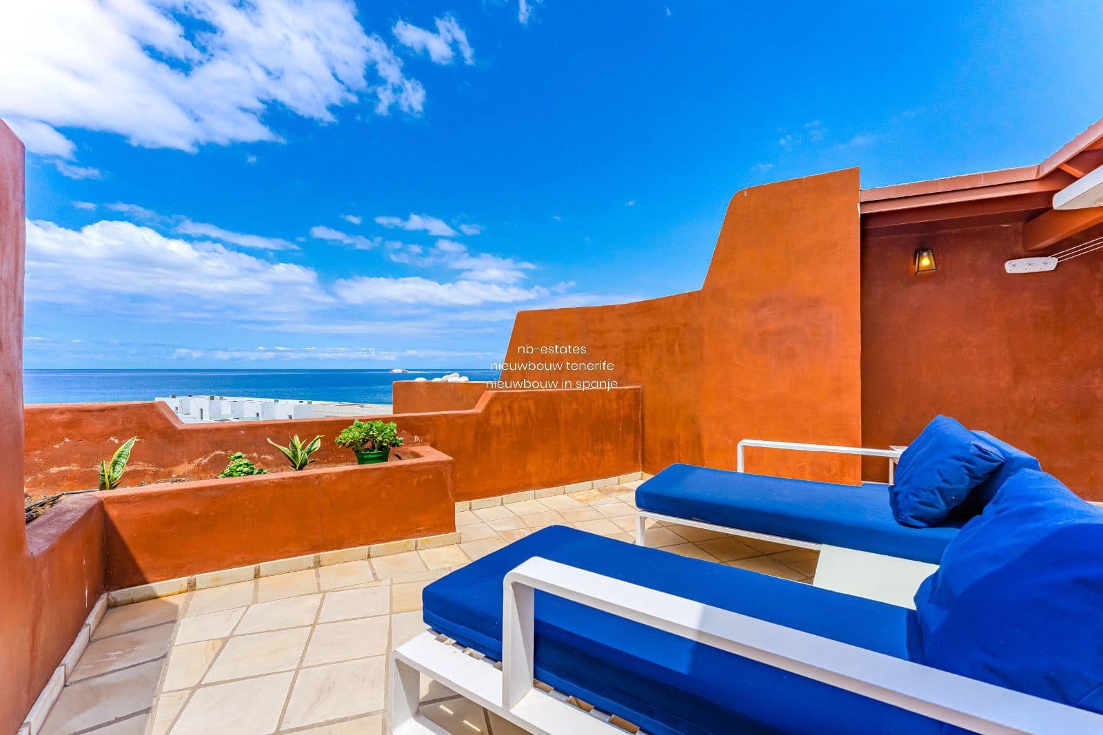 2 soverom Penthouse til salgs i Palm-Mar med svømmebasseng garasje - € 695 000 (Ref: 9064464)