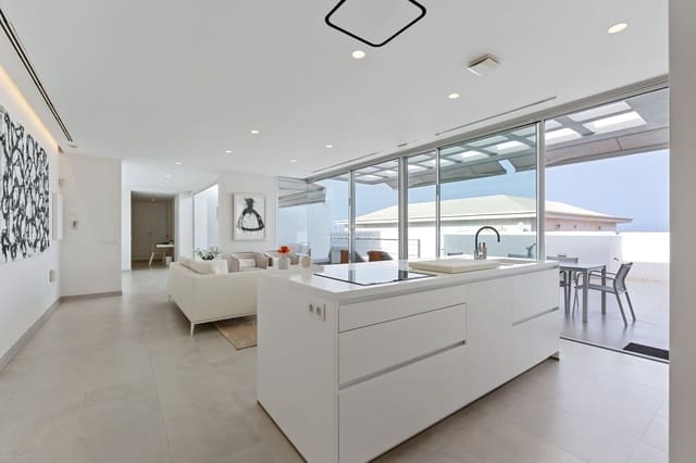 4 soverom Villa til salgs i Playa San Juan, Guía de Isora med svømmebasseng garasje - € 2 500 000 (Ref: 9144447)