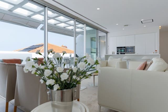 4 soverom Villa til salgs i Playa San Juan, Guía de Isora med svømmebasseng garasje - € 2 500 000 (Ref: 9144447)