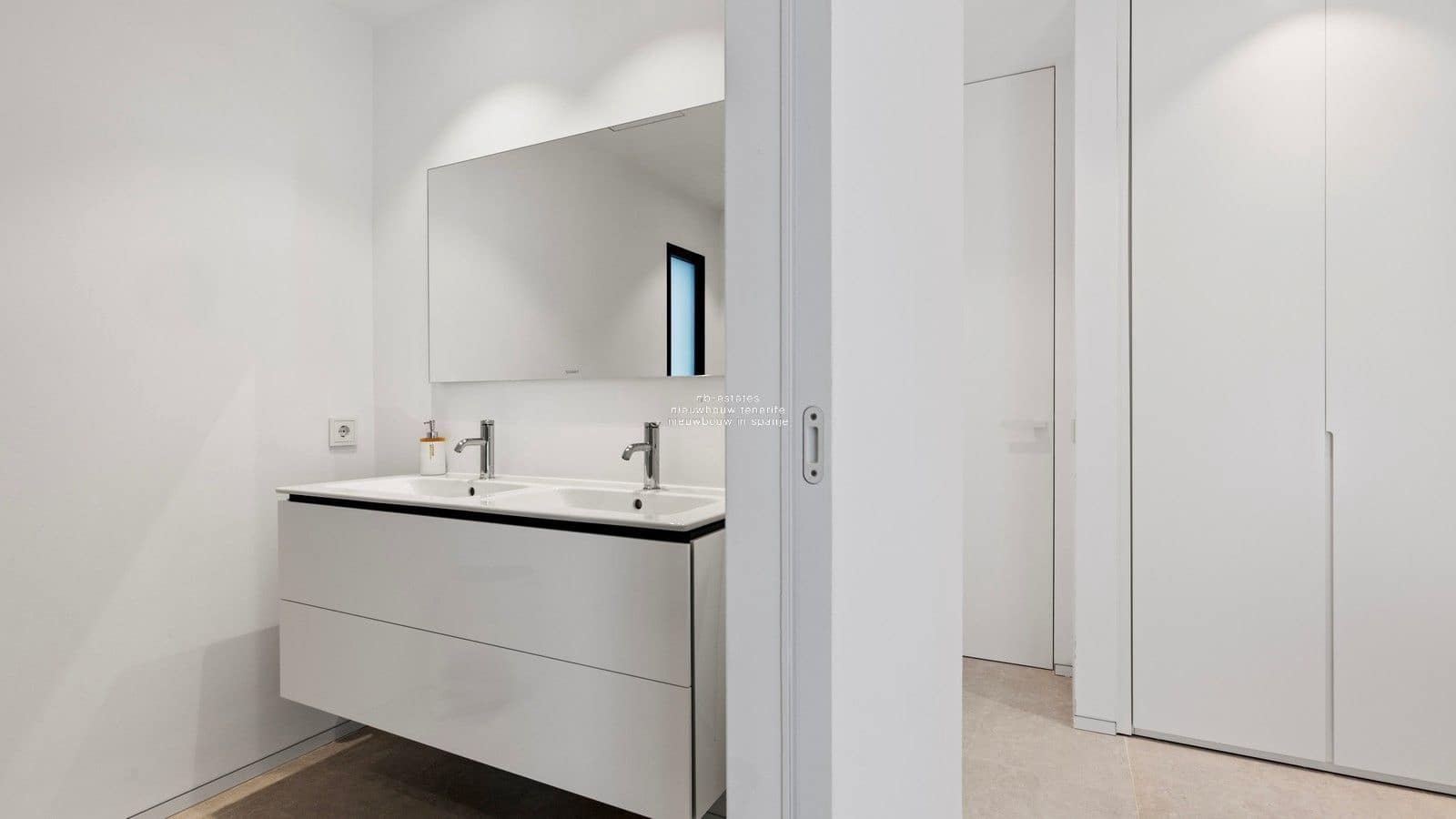 2 soveværelse Lejlighed til salg i Palm-Mar med swimmingpool garage - € 1.125.000 (Ref: 9144608)