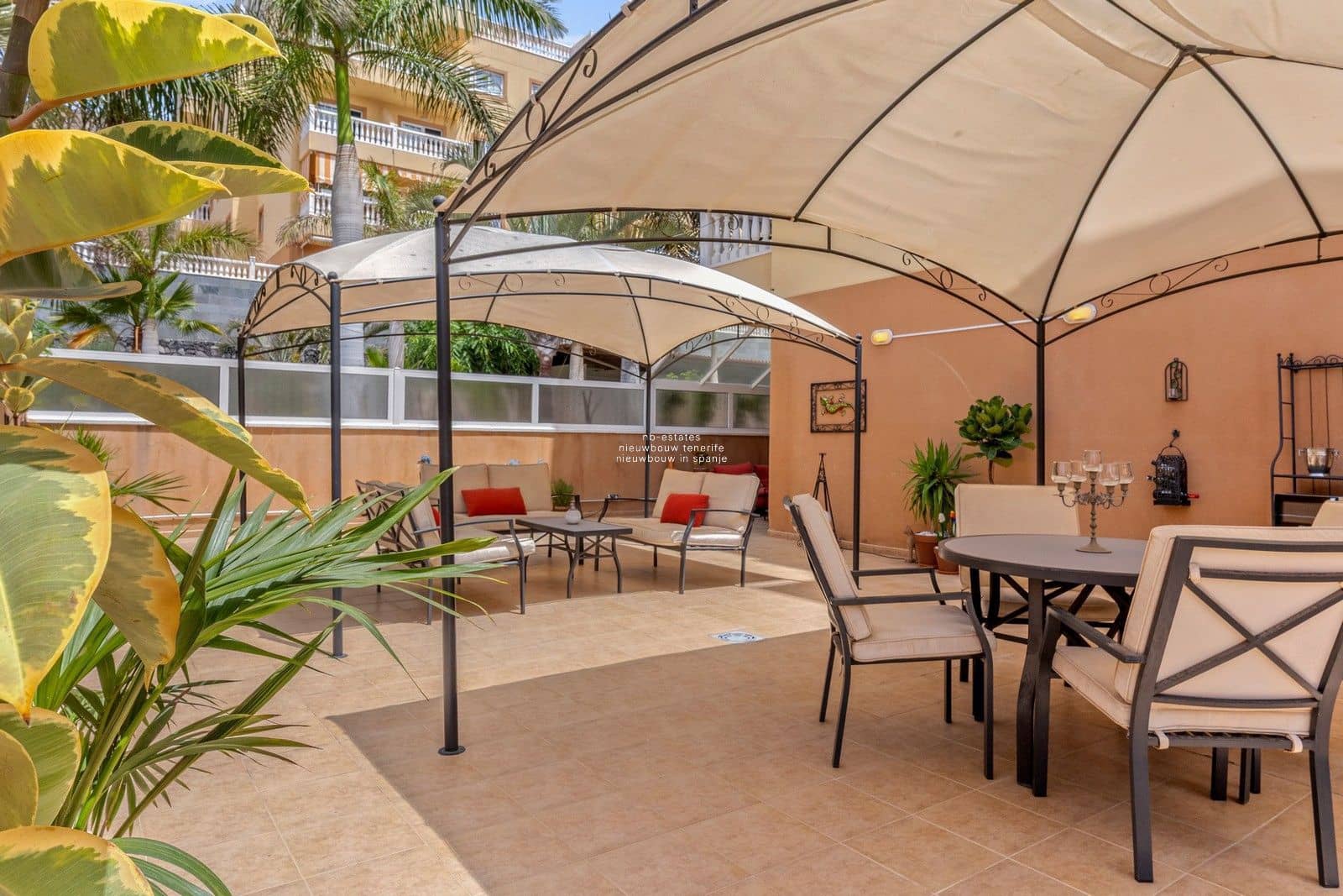 2 soverom Leilighet til salgs i Palm-Mar med svømmebasseng garasje - € 360 000 (Ref: 9181958)