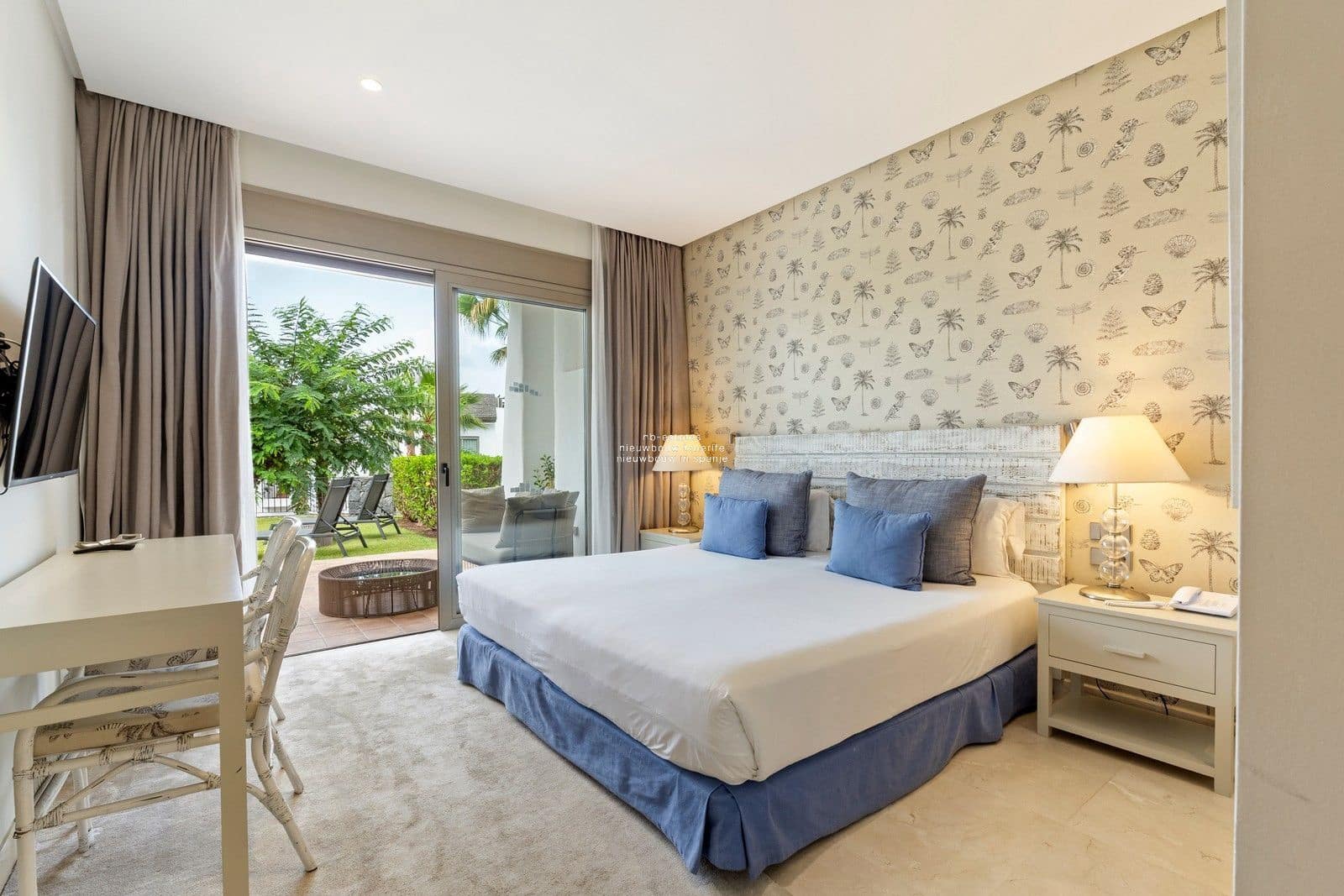 2 makuuhuone Asunto myytävänä paikassa Guia de Isora mukana uima-altaan 
autotalli - 898 000 € (Ref: 9188851)