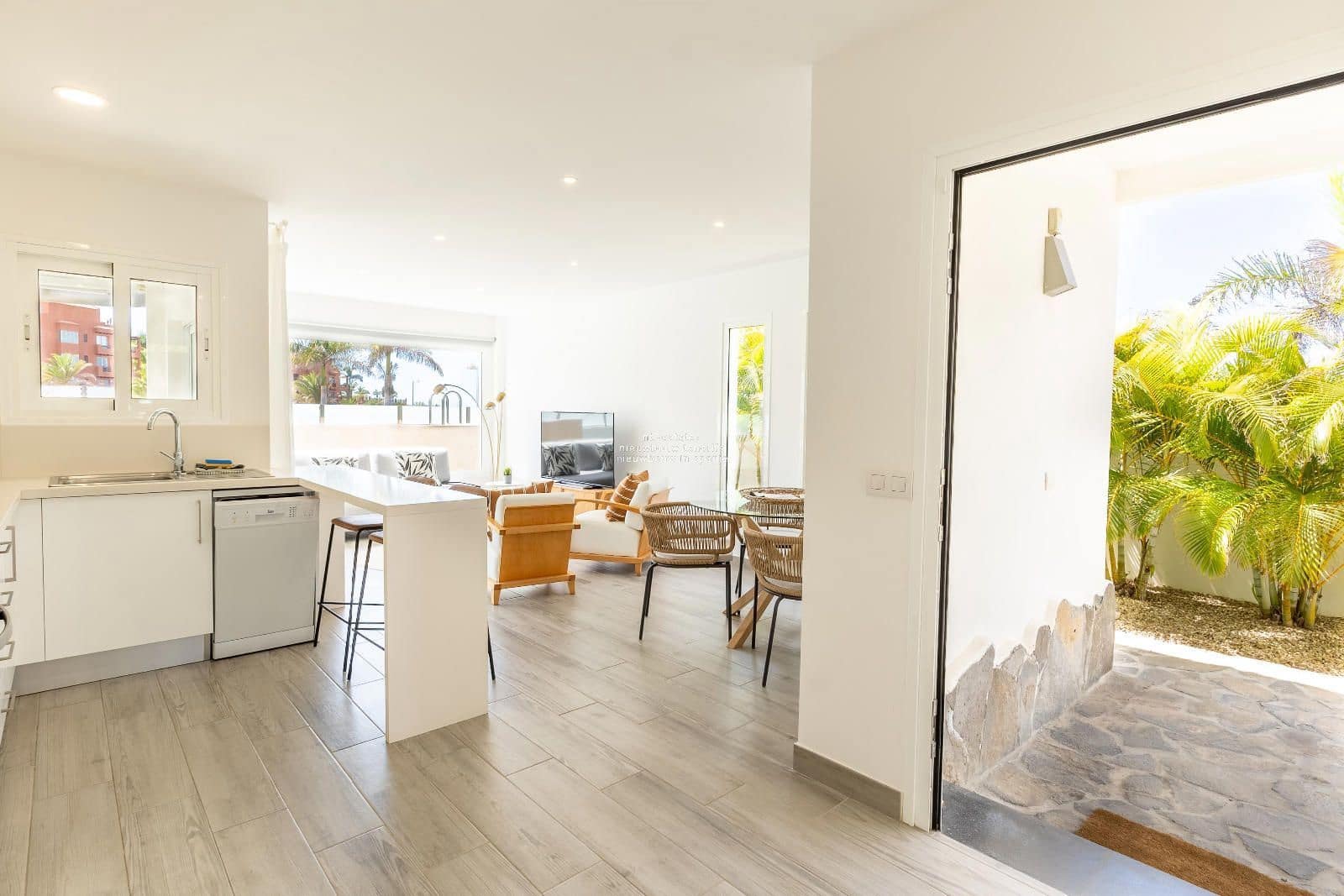 2 bedroom Villa for sale in Palm-Mar with pool - € 790,000 (Ref: 9191858)