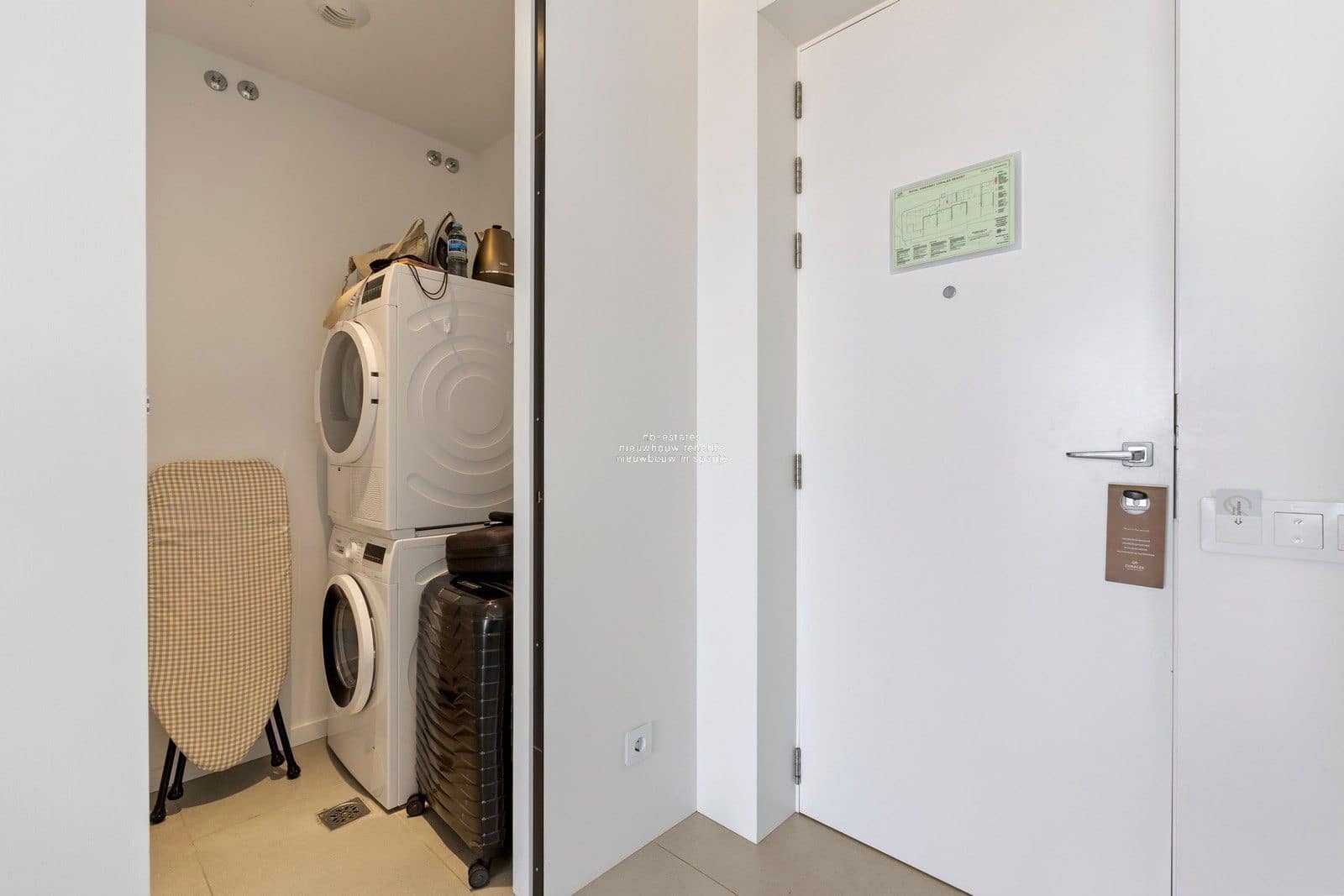 1 soveværelse Lejlighed til salg i La Caleta - € 670.000 (Ref: 9195033)