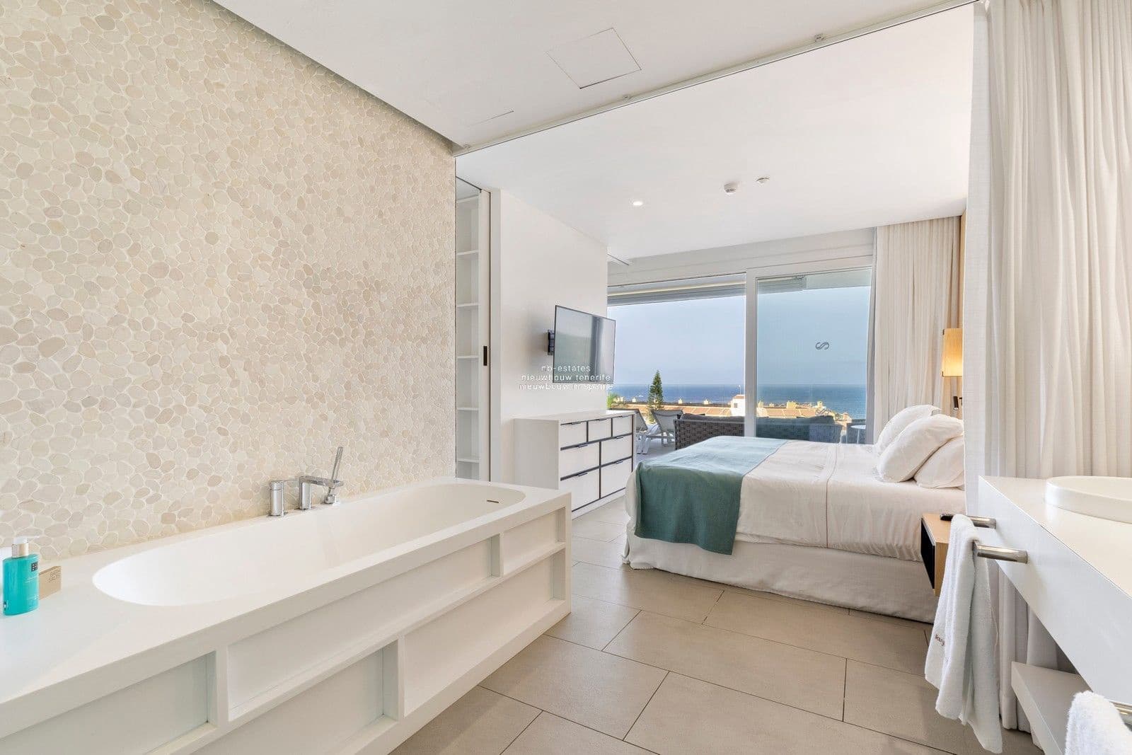 1 soveværelse Lejlighed til salg i La Caleta - € 670.000 (Ref: 9195033)