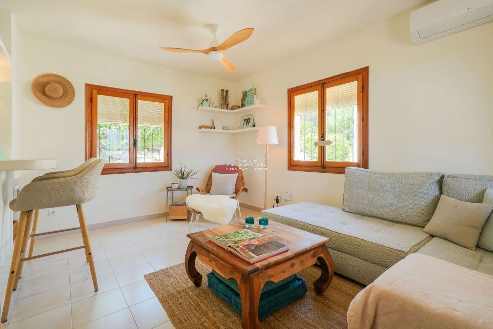 Ático de 3 habitaciones en Teulada en venta con piscina - 299.000 € (Ref: 9198623)