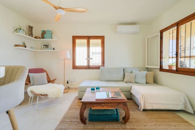 Ático de 3 habitaciones en Teulada Pueblo, Teulada-Moraira en venta con piscina - 299.000 € (Ref: 9198623)