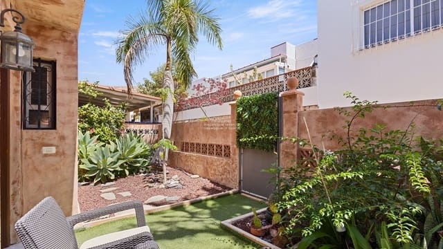 2 slaapkamer Villa te koop in Palm-Mar, Arona met garage - € 600.000 (Ref: 9207624)