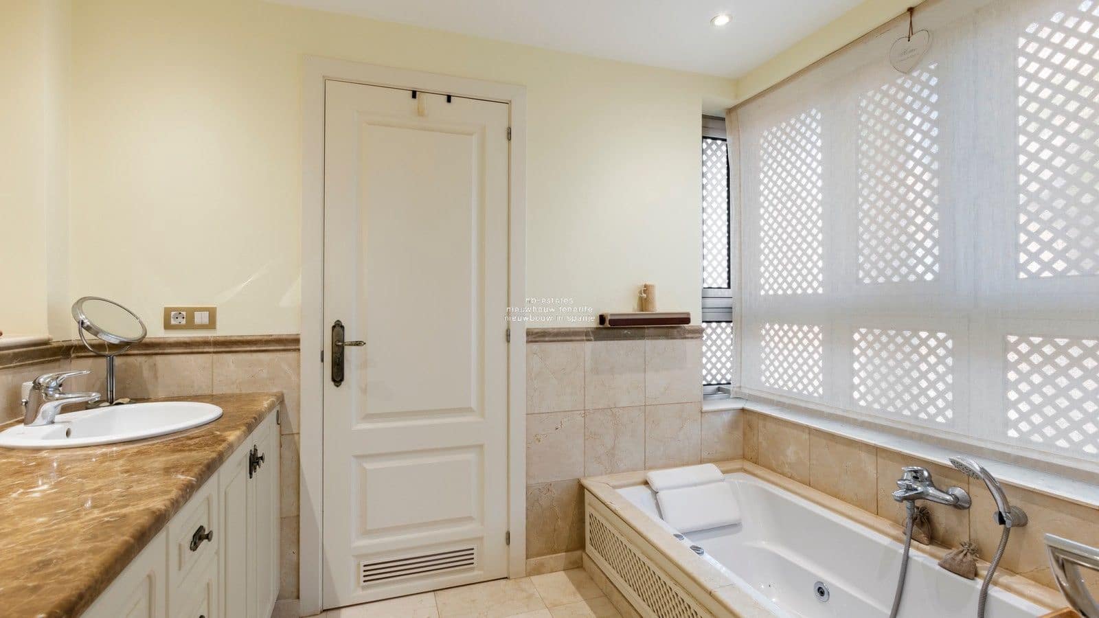 3 soveværelse Penthouse til salg i Palm-Mar med swimmingpool garage - € 1.090.000 (Ref: 9226090)