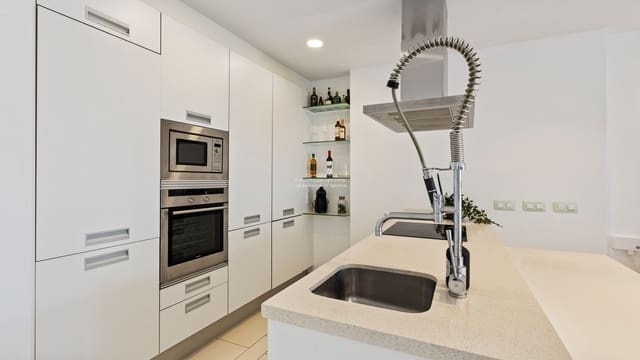 2 soverom Leilighet til salgs i Palm-Mar, Arona med svømmebasseng garasje - € 449 000 (Ref: 9231888)