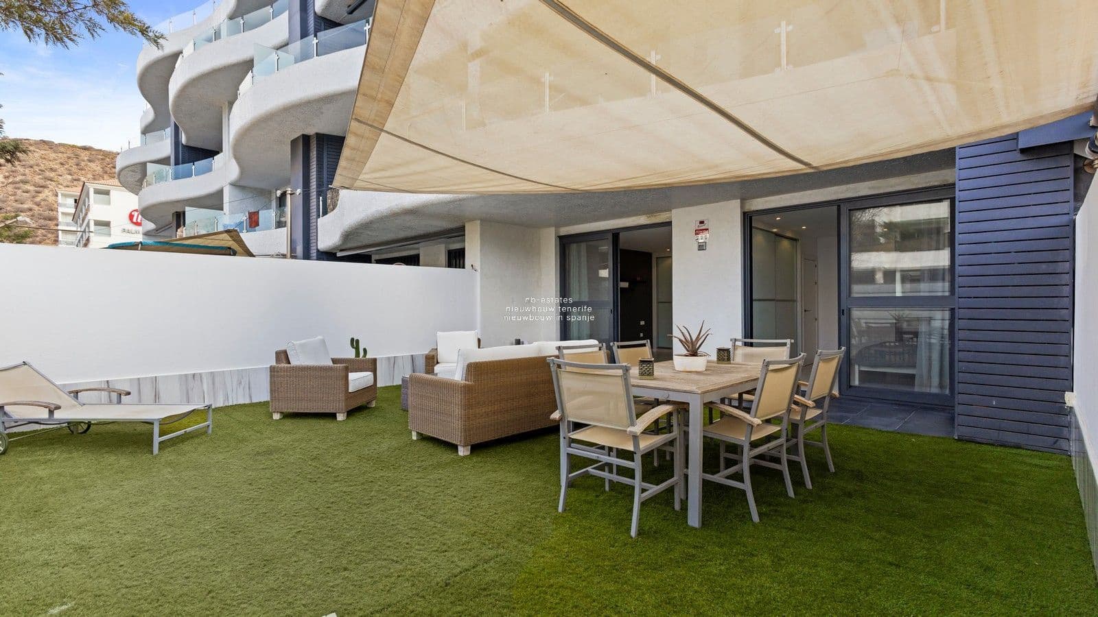 2 soverom Leilighet til salgs i Palm-Mar med svømmebasseng garasje - € 449 000 (Ref: 9231888)