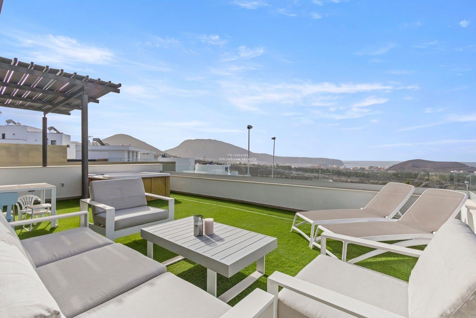 3 chambre Villa/Maison à vendre à Costa Adeje avec garage - 995 000 € (Ref: 9257938)