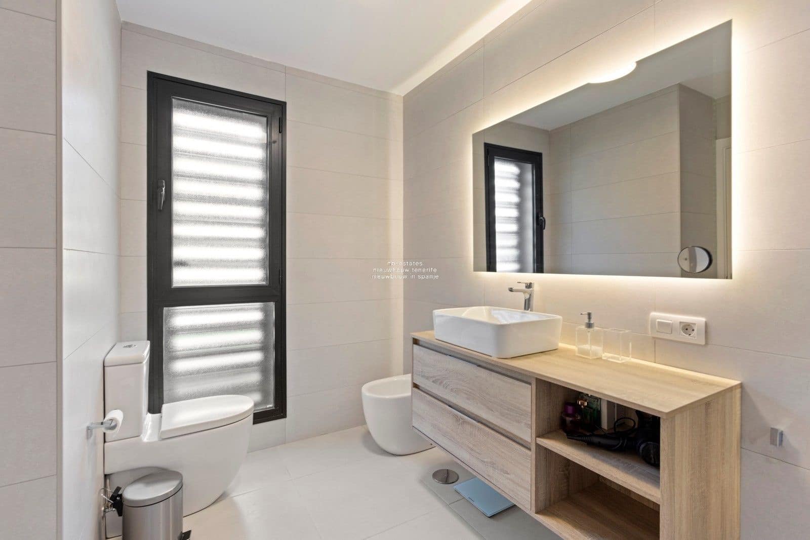 3 chambre Villa/Maison à vendre à Costa Adeje avec garage - 995 000 € (Ref: 9257938)