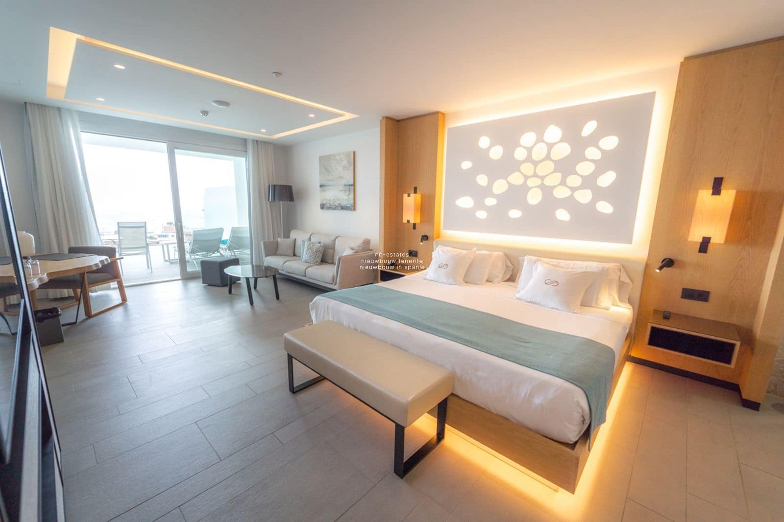 1 soverom Leilighet til salgs i La Caleta Adeje med svømmebasseng - € 385 000 (Ref: 9265079)