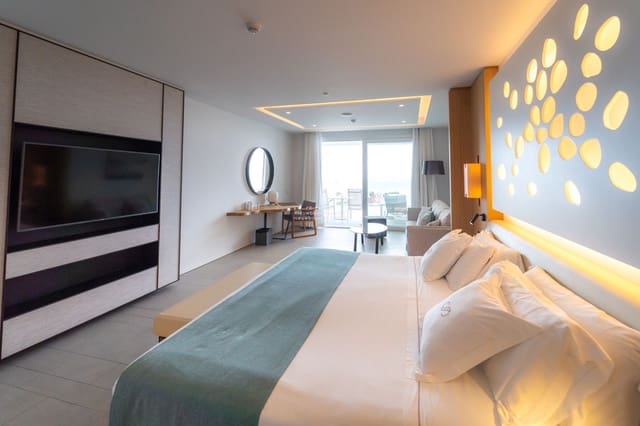 1 soverom Leilighet til salgs i La Caleta Adeje, Adeje med svømmebasseng - € 385 000 (Ref: 9265079)