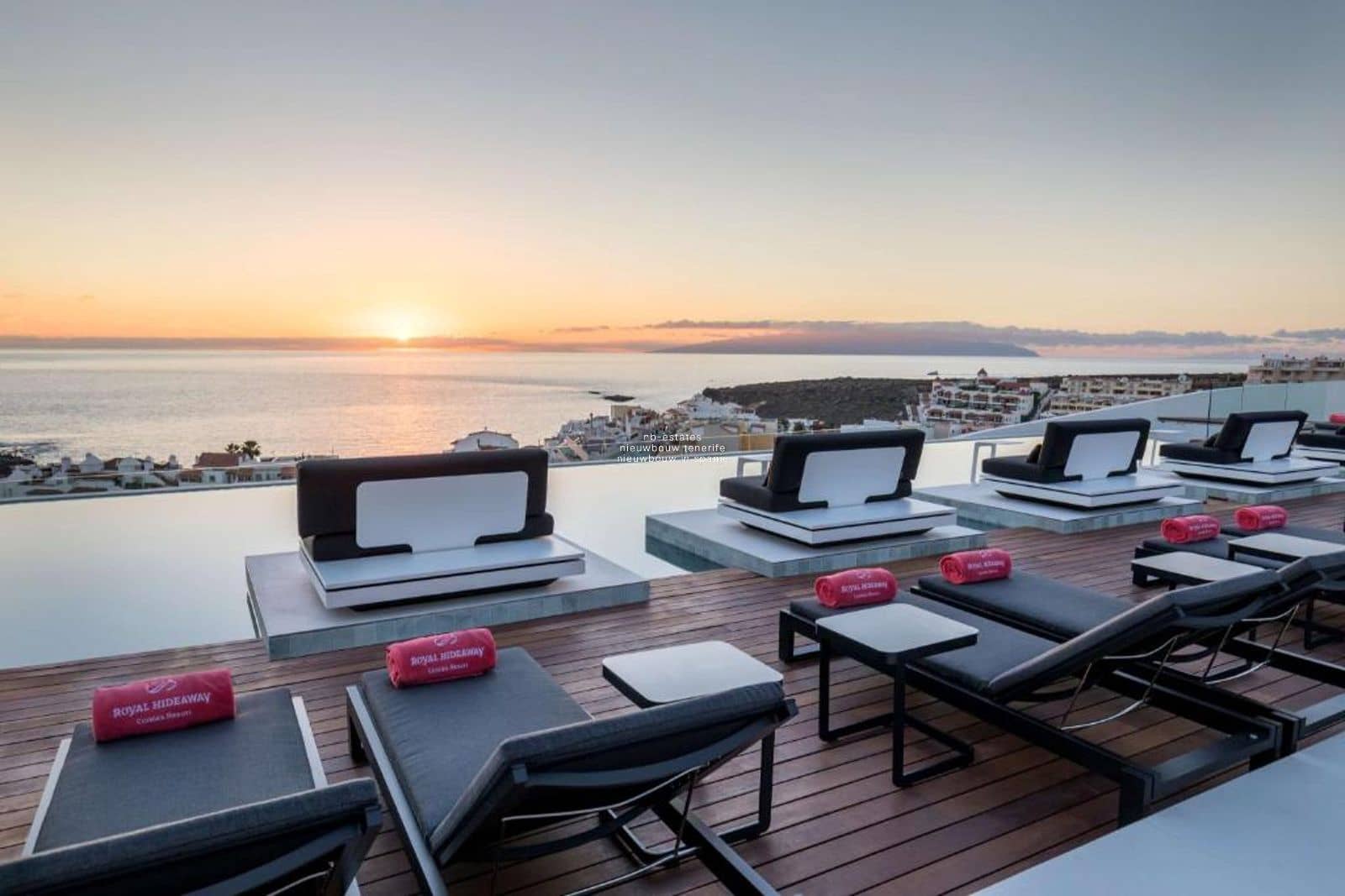 1 soverom Leilighet til salgs i La Caleta Adeje med svømmebasseng - € 385 000 (Ref: 9265079)