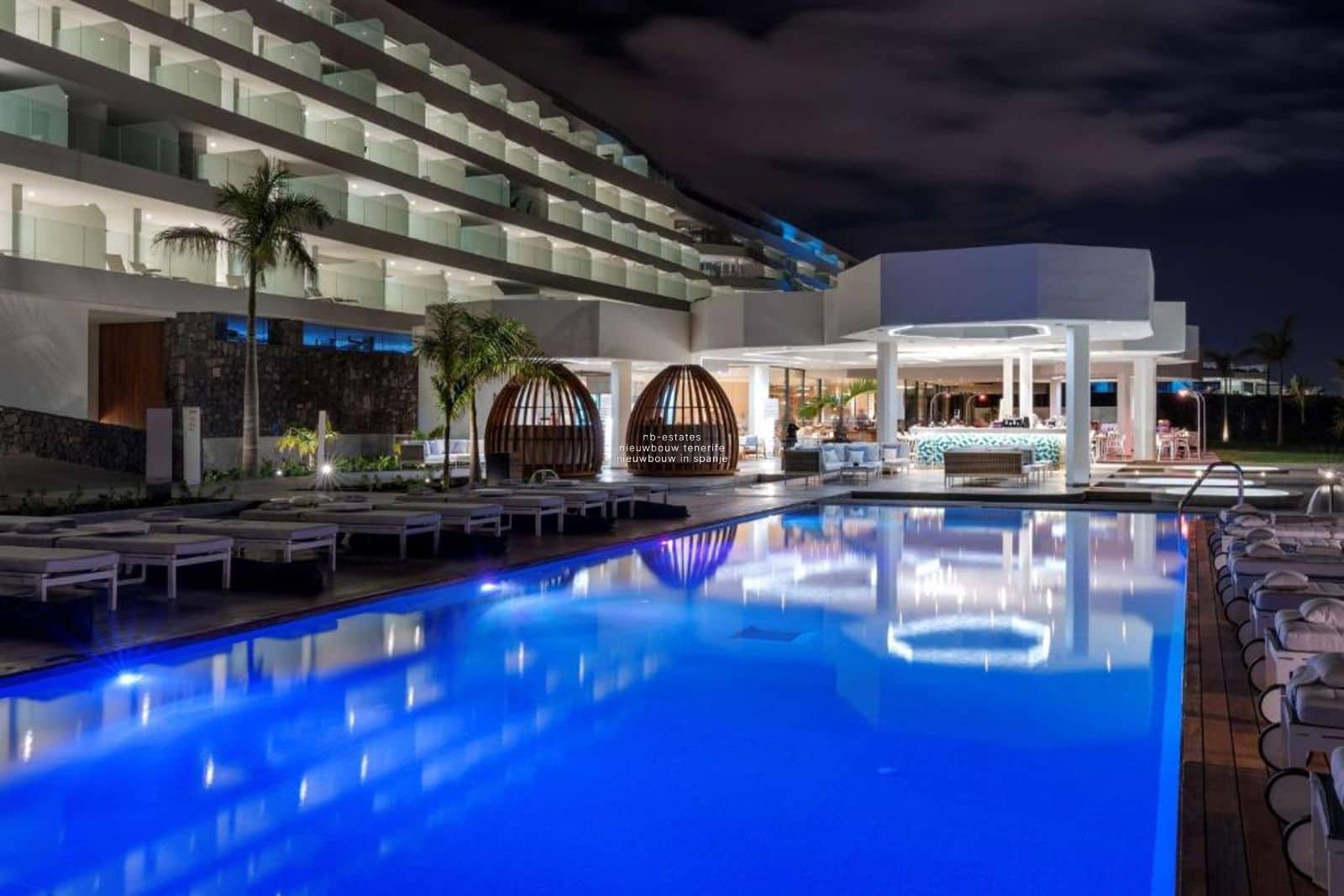 1 soverom Leilighet til salgs i La Caleta Adeje med svømmebasseng - € 385 000 (Ref: 9265079)