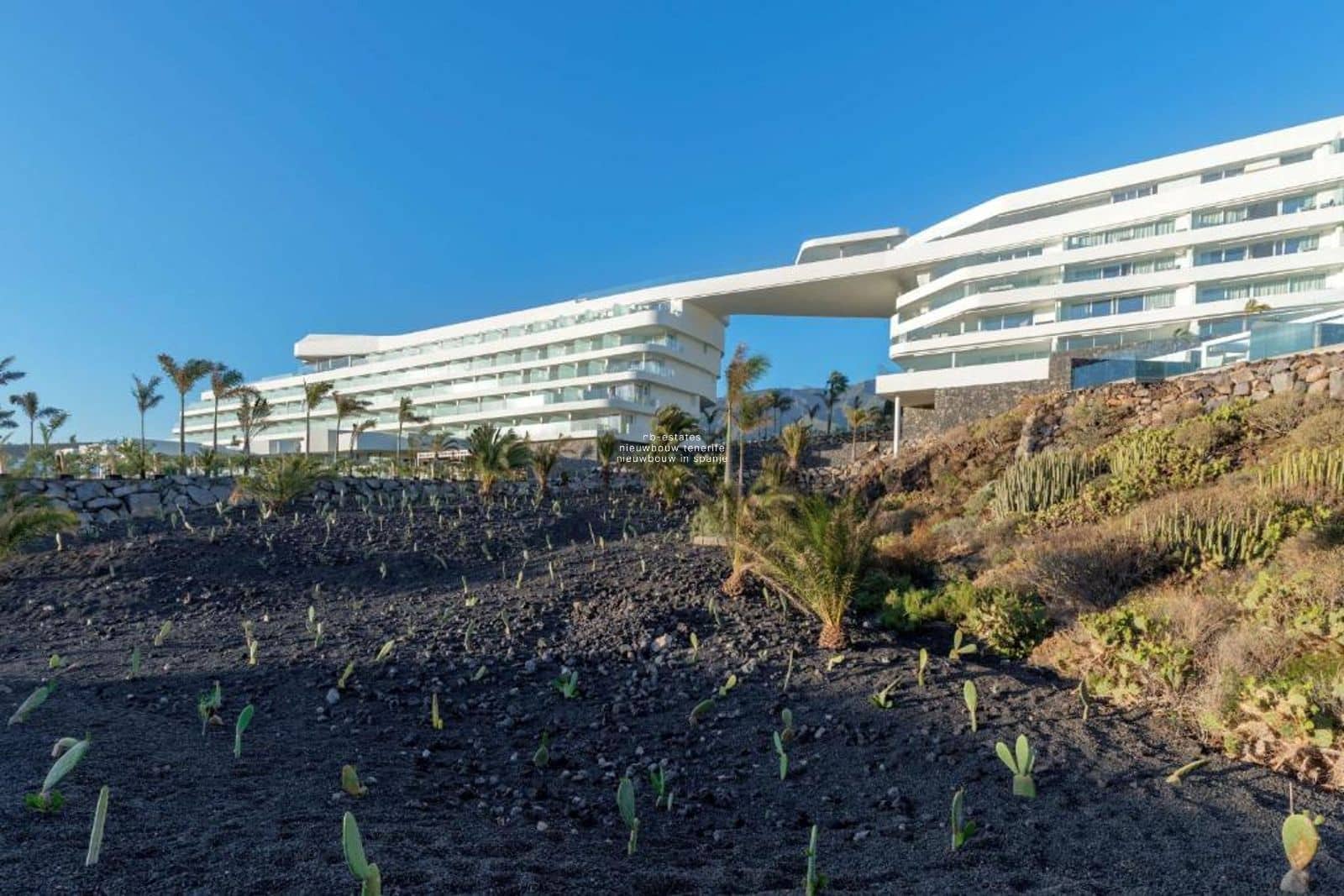 1 soverom Leilighet til salgs i La Caleta Adeje med svømmebasseng - € 385 000 (Ref: 9265079)