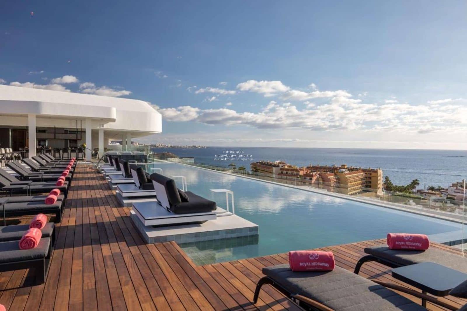 1 soverom Leilighet til salgs i La Caleta Adeje med svømmebasseng - € 385 000 (Ref: 9265079)