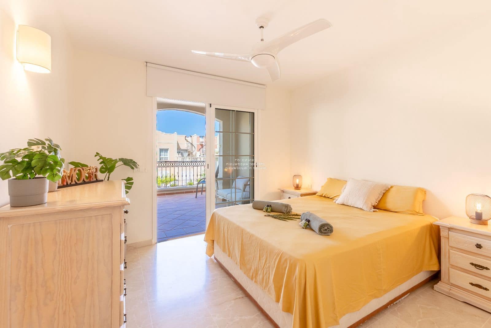 2 soveværelse Penthouse til salg i Palm-Mar med swimmingpool garage - € 476.000 (Ref: 9265680)