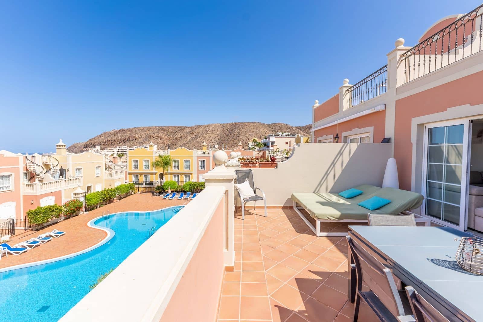 2 soveværelse Penthouse til salg i Palm-Mar med swimmingpool garage - € 476.000 (Ref: 9265680)