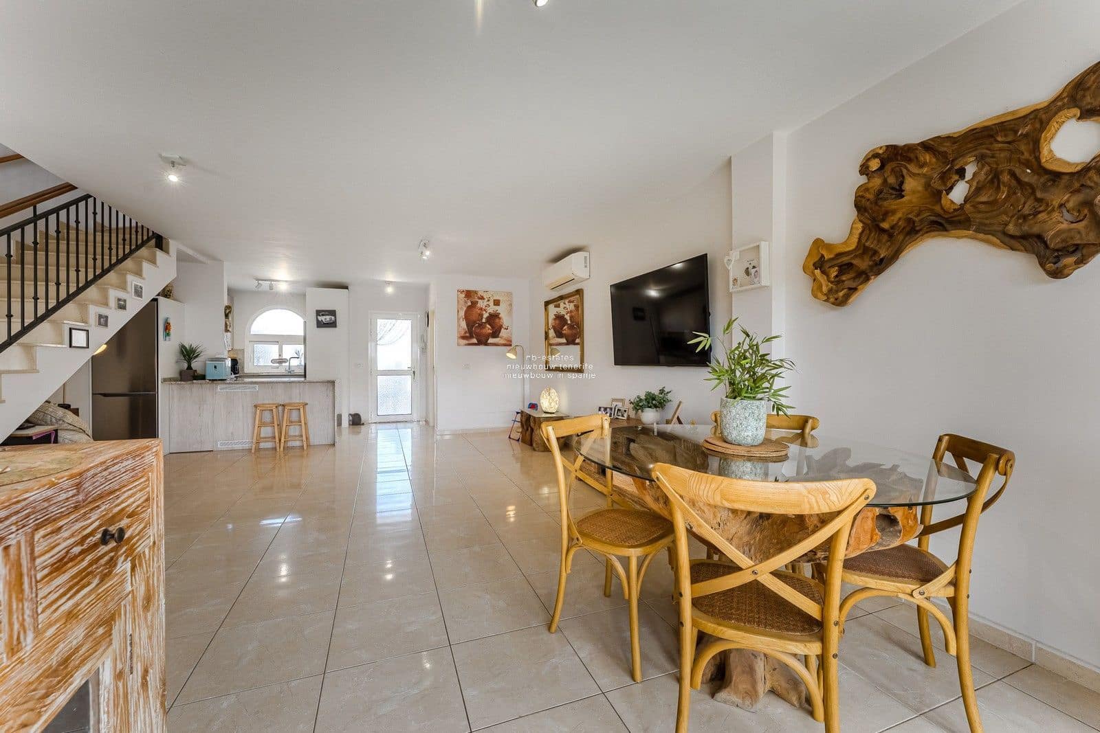 3 makuuhuone Huvila myytävänä paikassa Palm-Mar mukana uima-altaan 
autotalli - 499 000 € (Ref: 9279828)