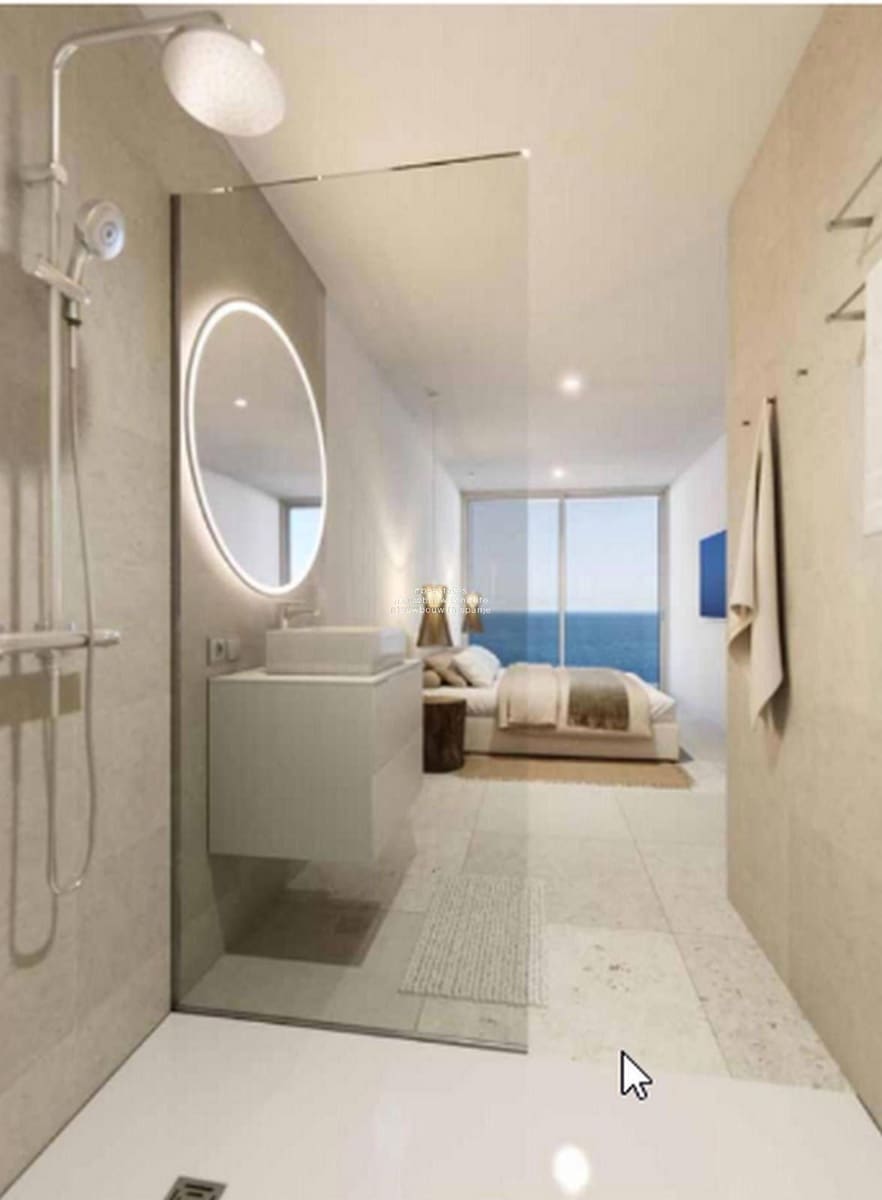 2 makuuhuone Asunto myytävänä paikassa Adeje mukana uima-altaan 
autotalli - 629 000 € (Ref: 9283117)