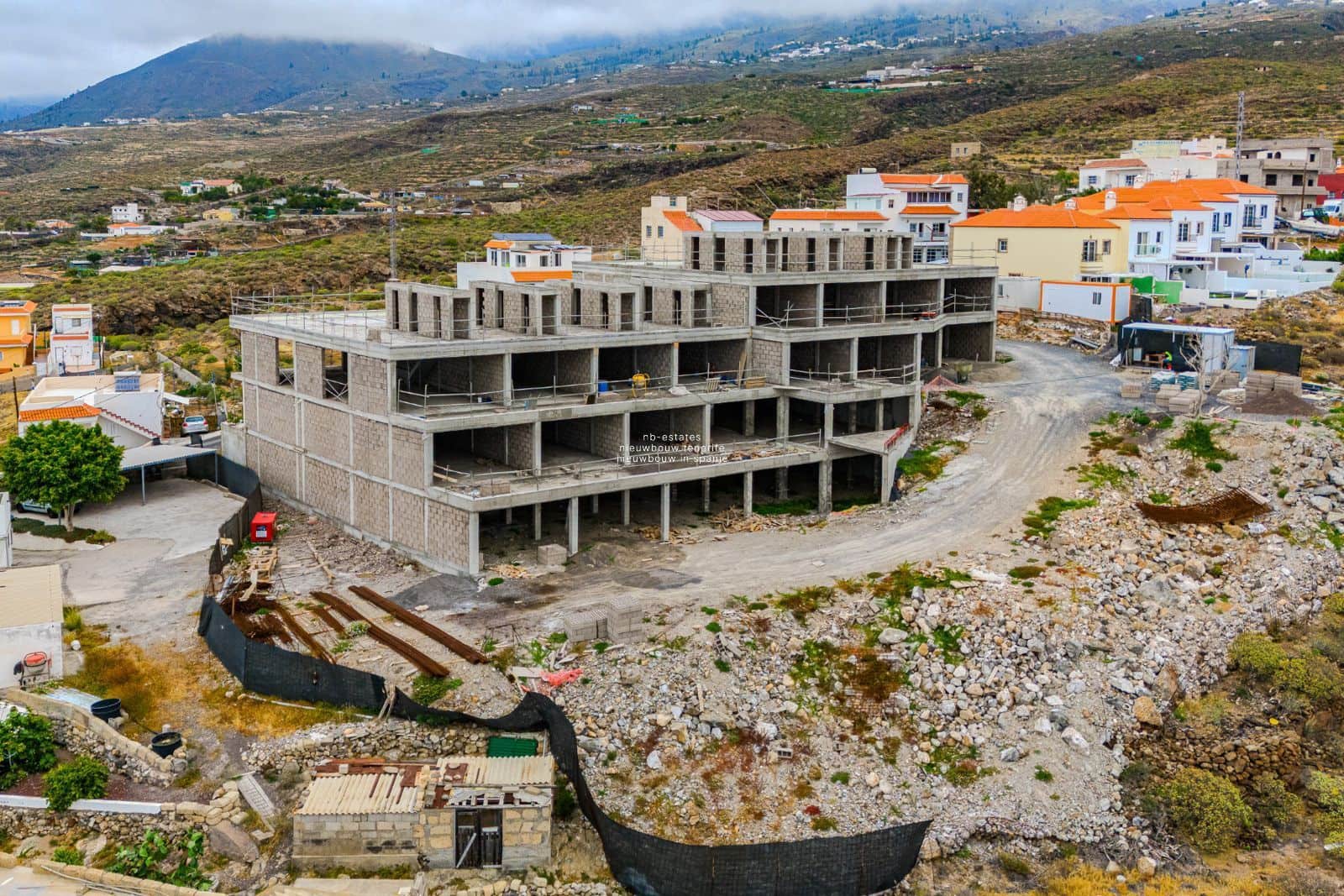 2 makuuhuone Asunto myytävänä paikassa Adeje mukana uima-altaan 
autotalli - 629 000 € (Ref: 9283117)