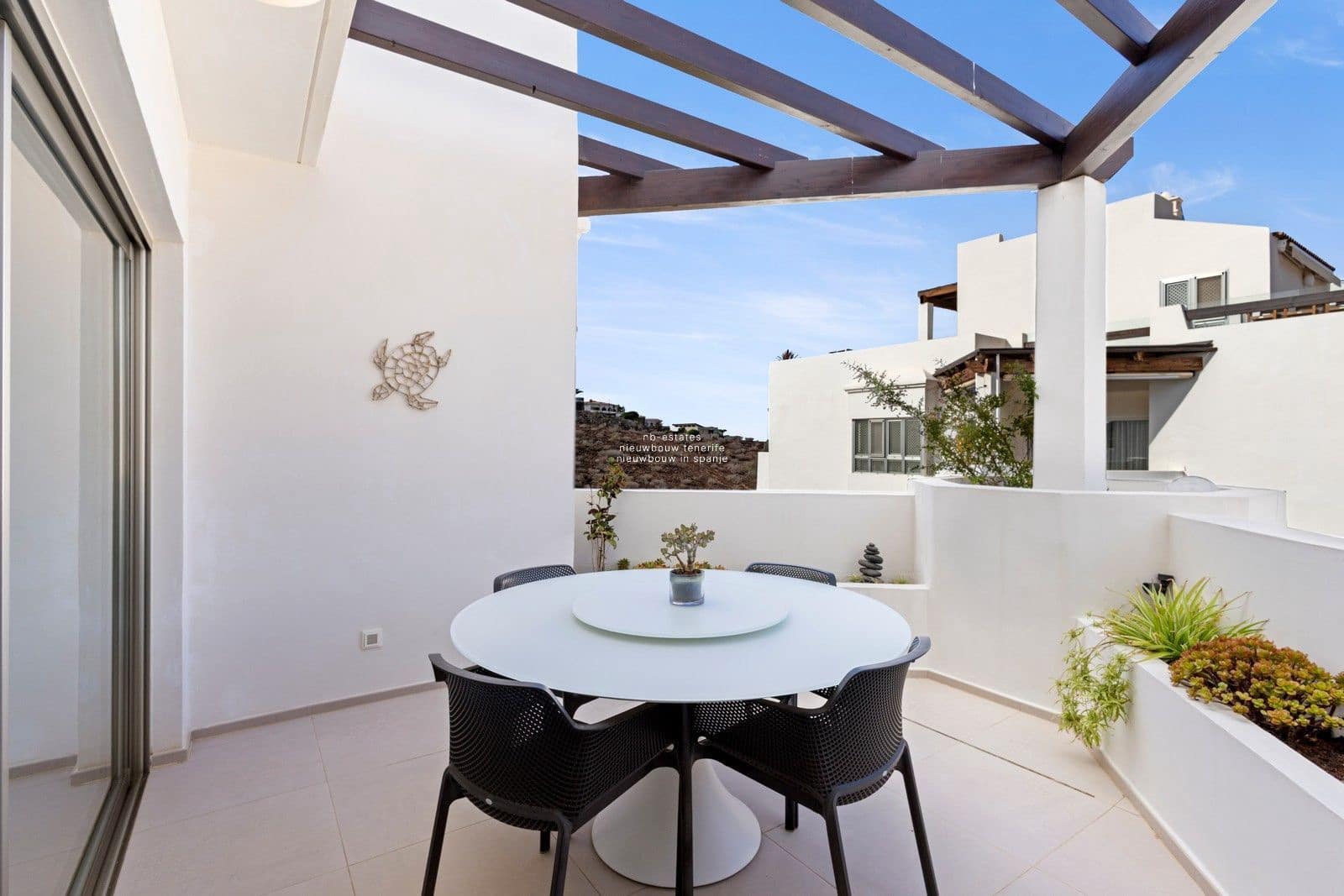 3 slaapkamer Penthouse te koop in Palm-Mar met zwembad garage - € 829.000 (Ref: 9325709)