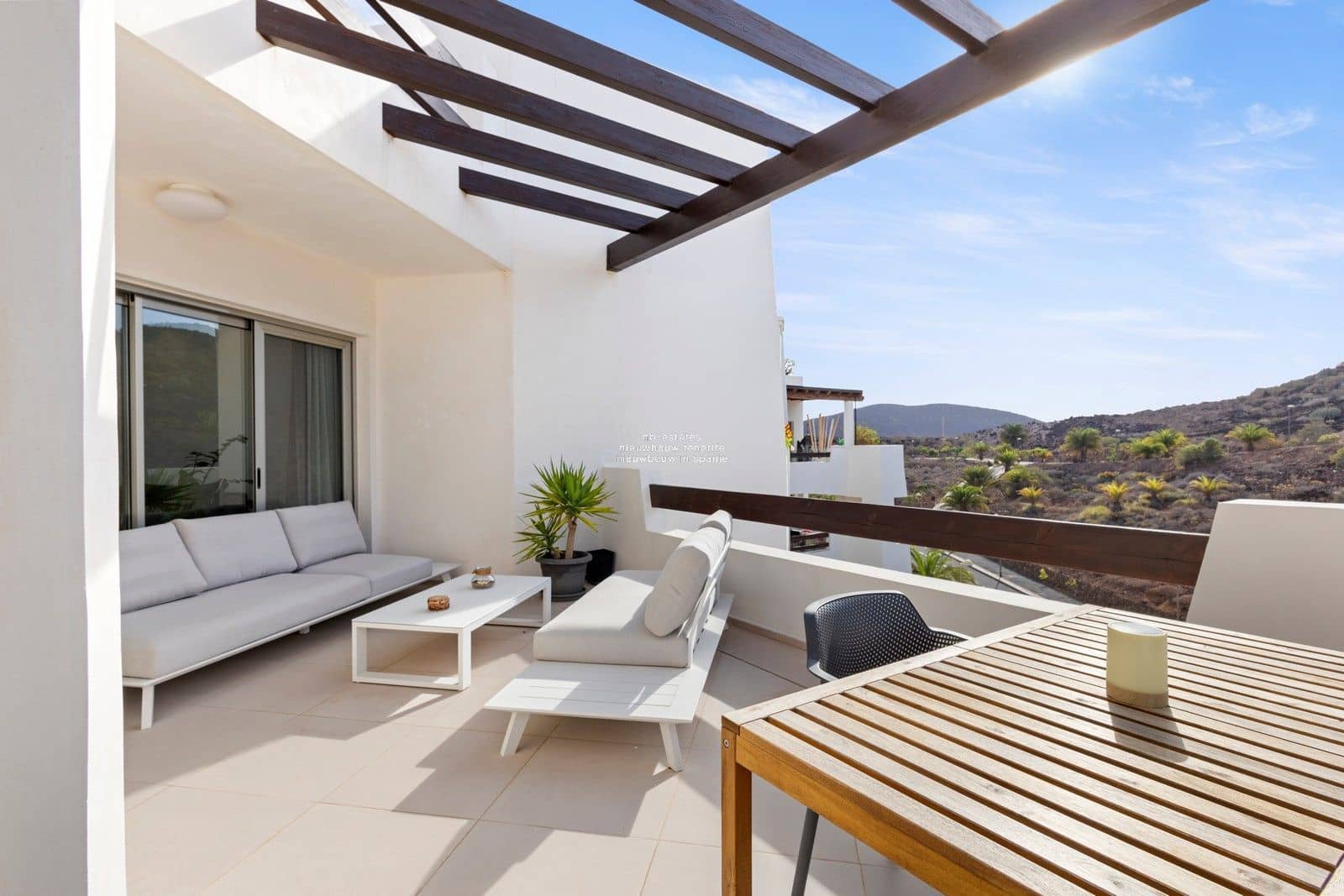 3 slaapkamer Penthouse te koop in Palm-Mar met zwembad garage - € 829.000 (Ref: 9325709)