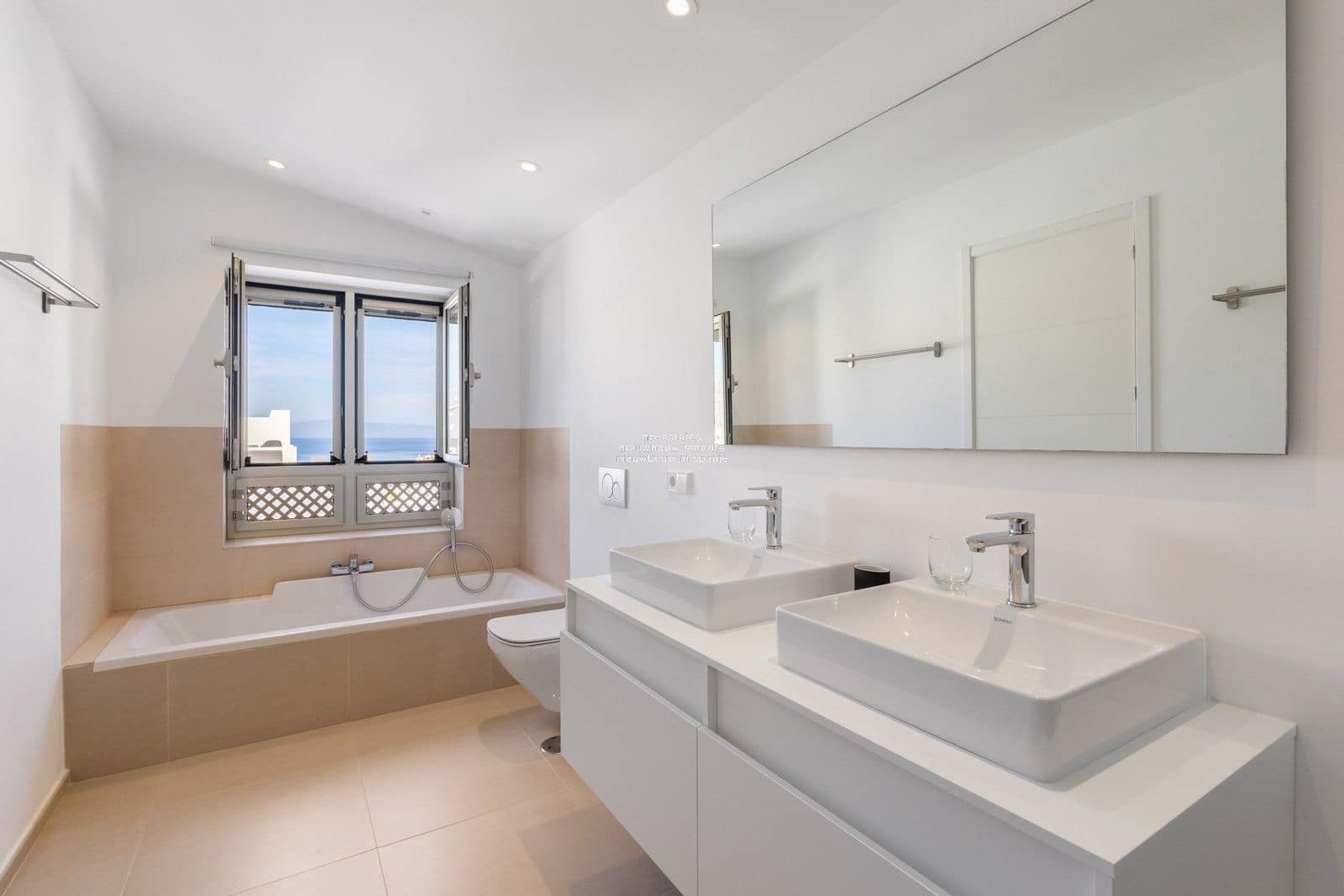 3 slaapkamer Penthouse te koop in Palm-Mar met zwembad garage - € 829.000 (Ref: 9325709)