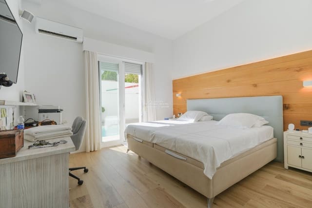 5 soveværelse Villa til salg i Moraira, Teulada-Moraira med swimmingpool garage - € 1.990.000 (Ref: 9354050)